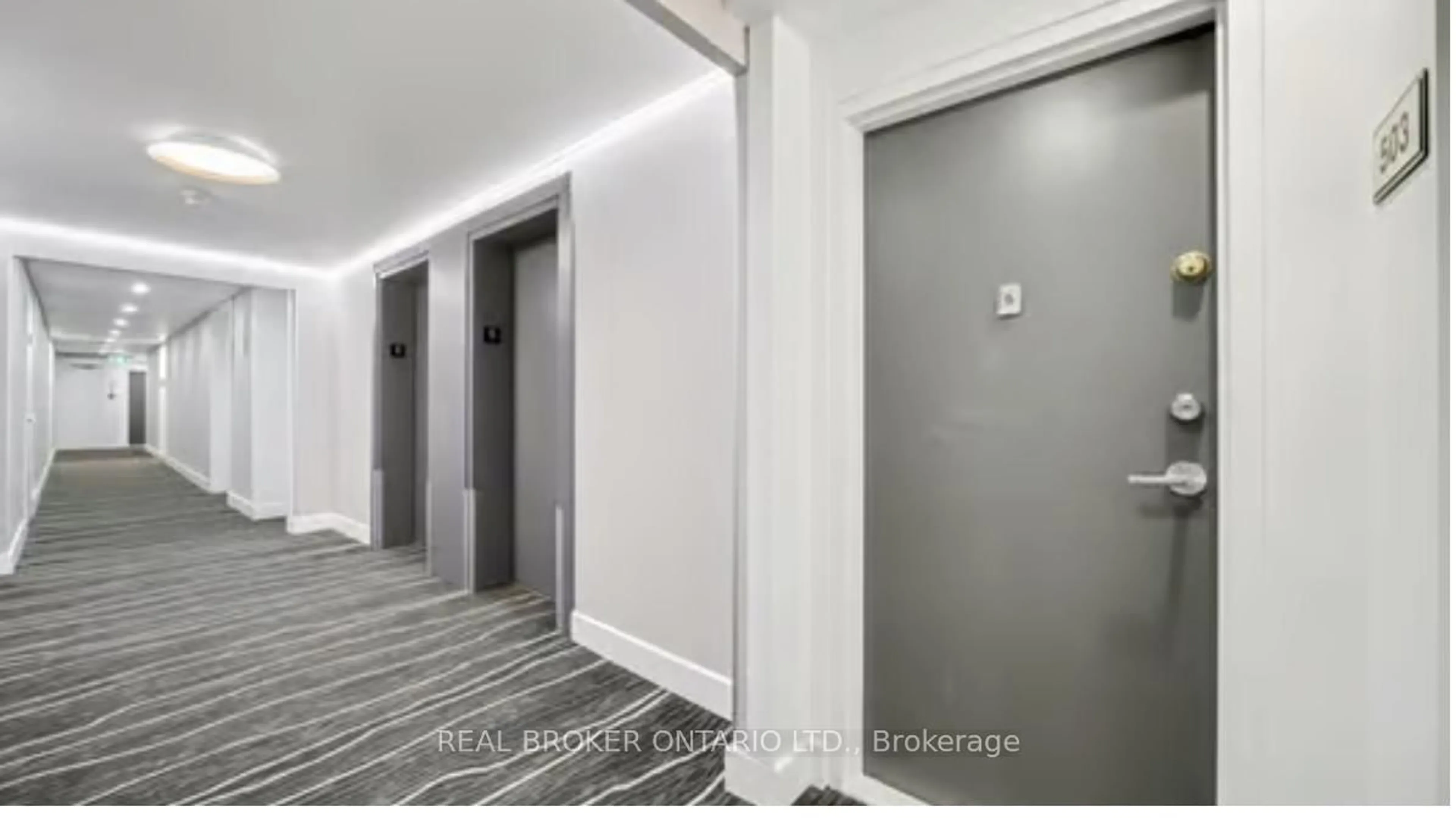 Indoor foyer for 100 Canyon Ave #503, Toronto Ontario M3H 5T9