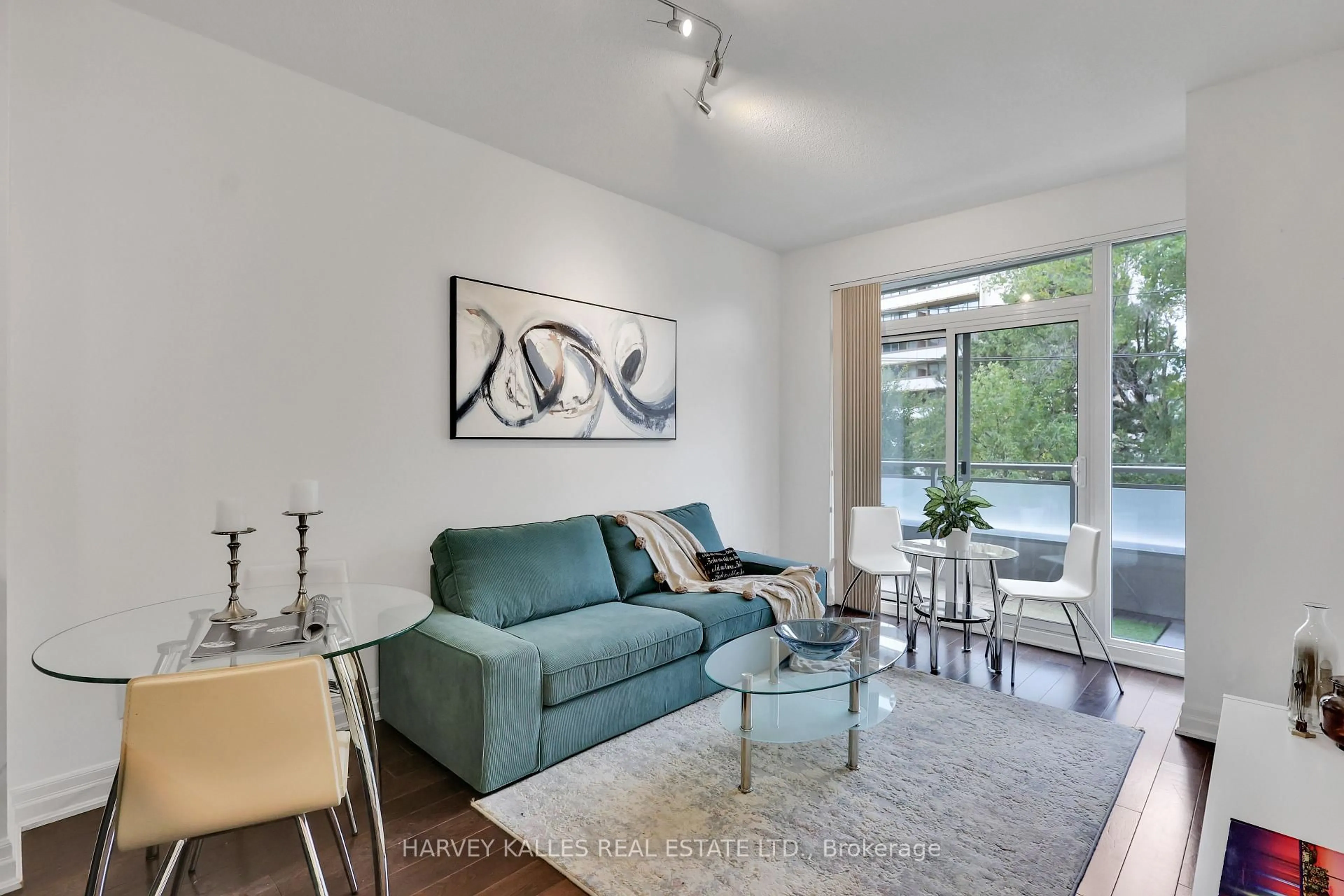 Living room with furniture, unknown for 17 Ruddington Dr #305, Toronto Ontario M2K 0A8