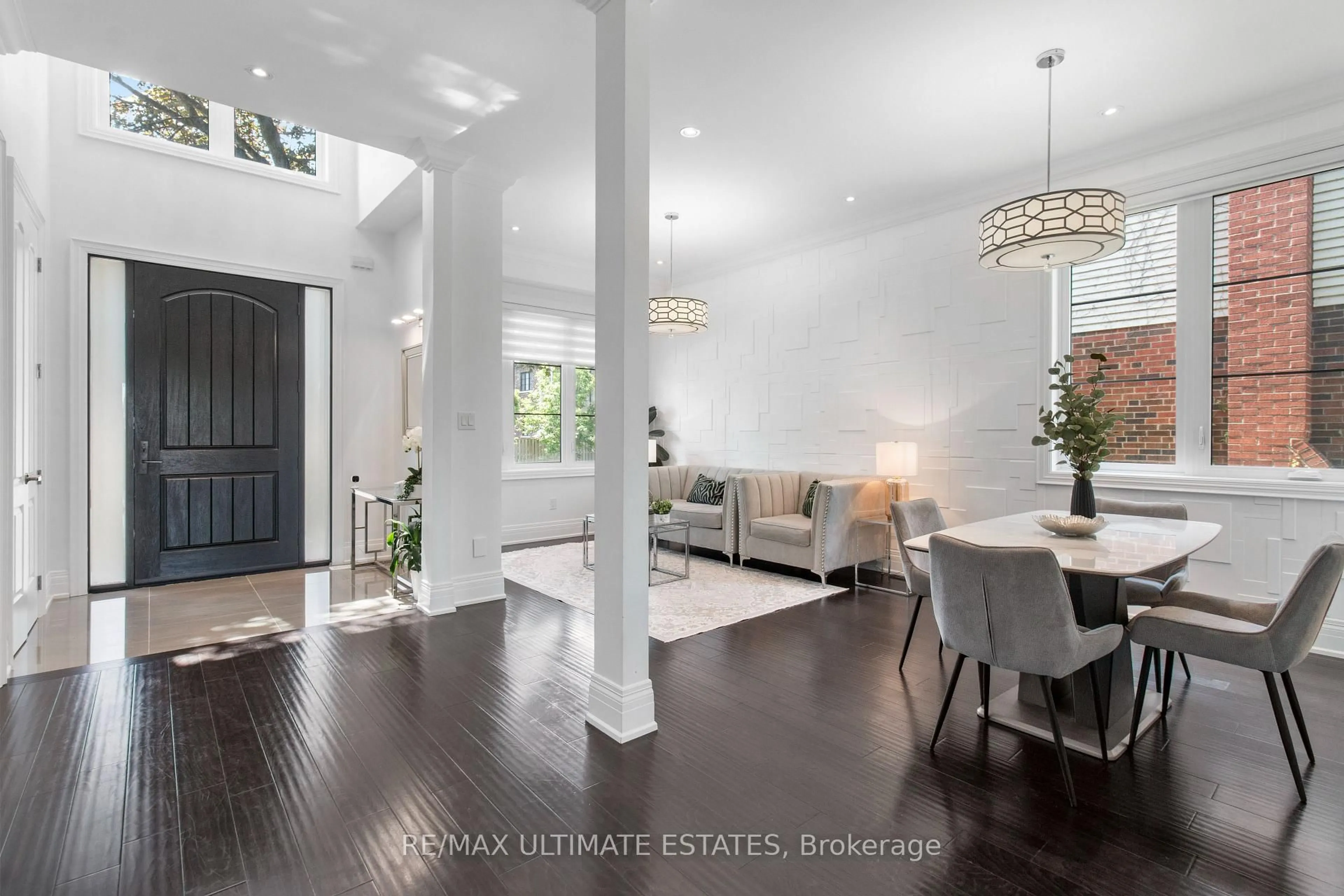 Indoor entryway for 38 Devondale Ave, Toronto Ontario M2R 2E2