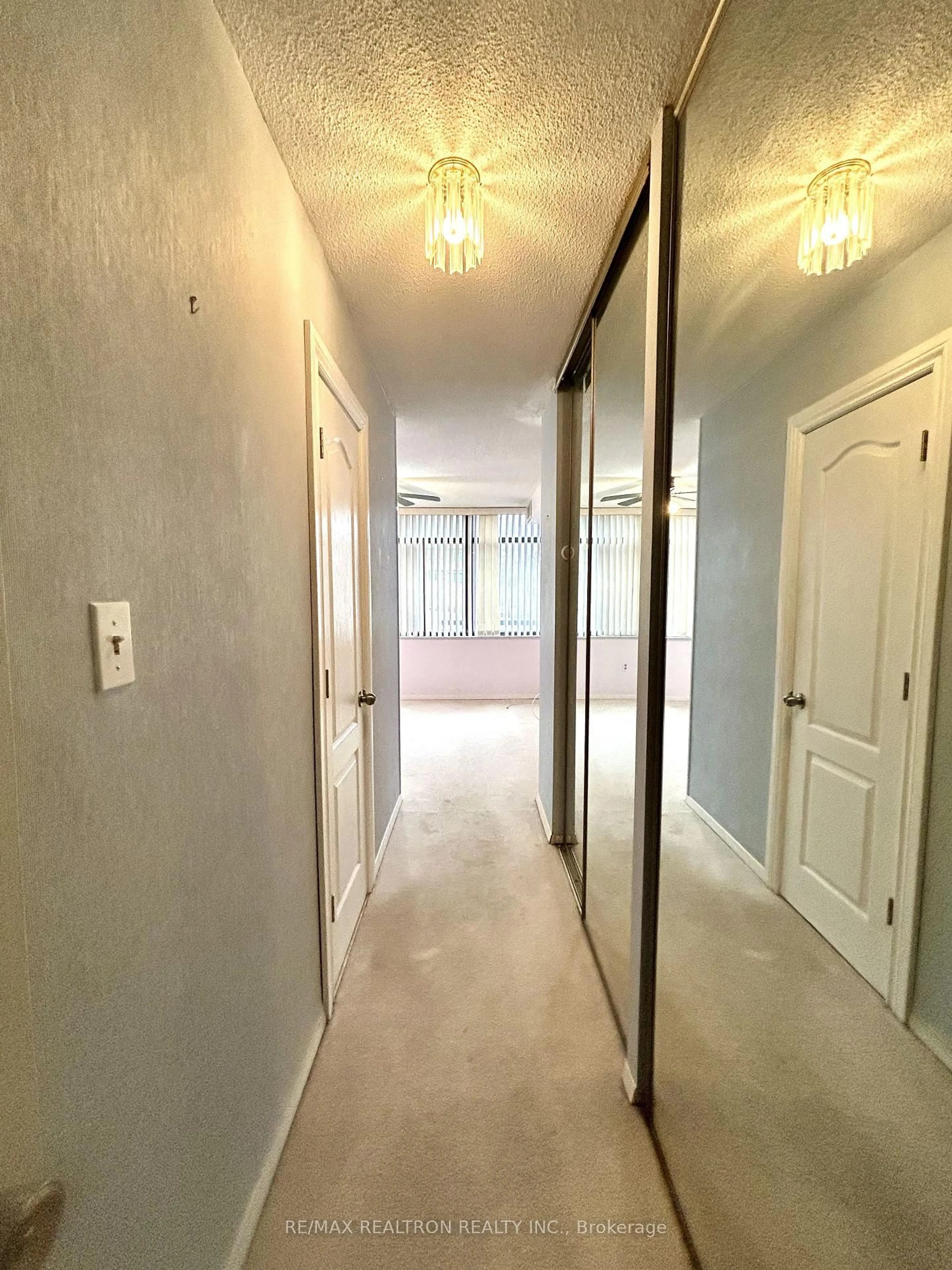 Unknown for 1201 Steeles Ave #102, Toronto Ontario M2R 3K1