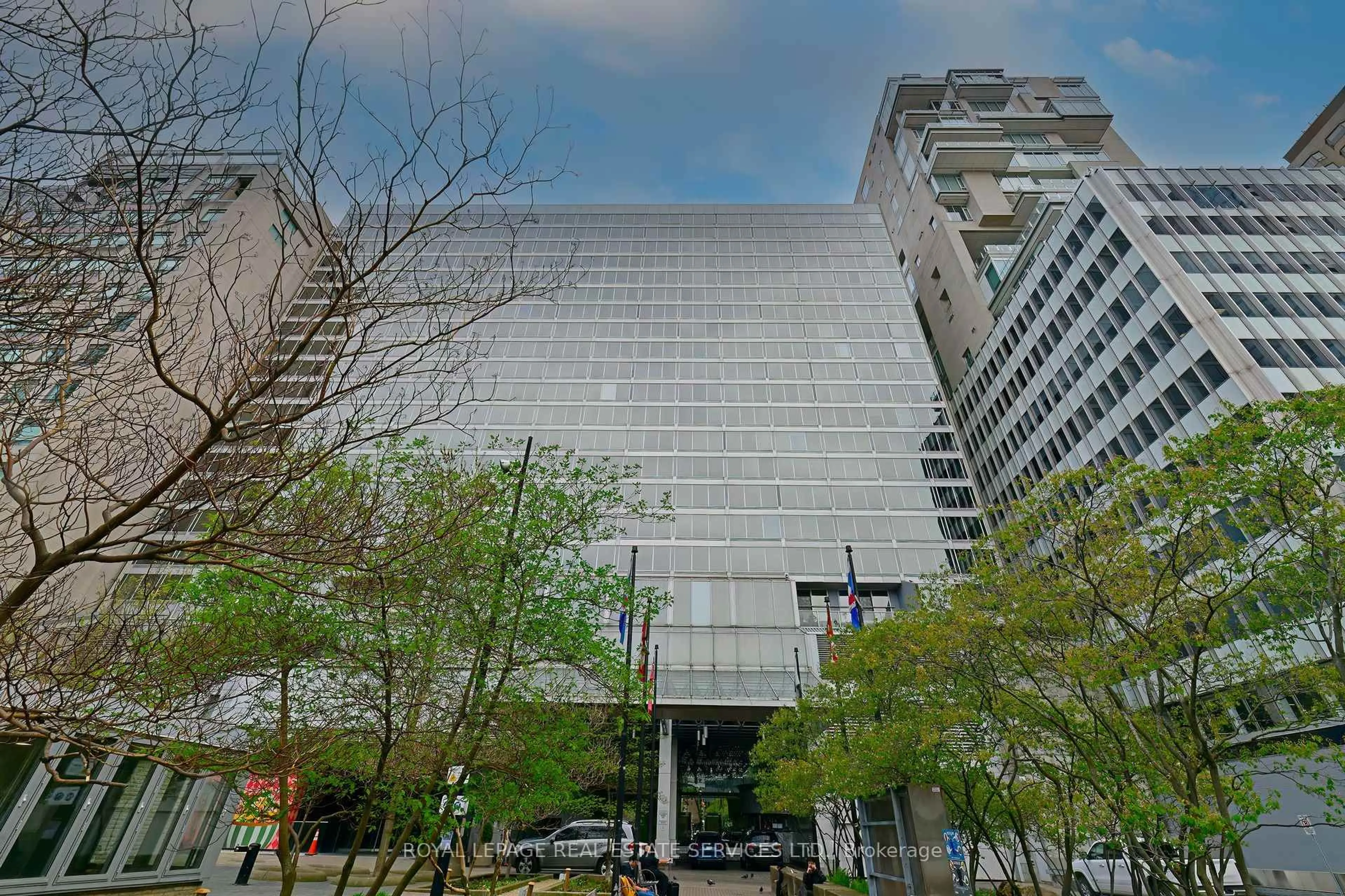 Unknown for 110 Bloor St #1703, Toronto Ontario M5S 2W7