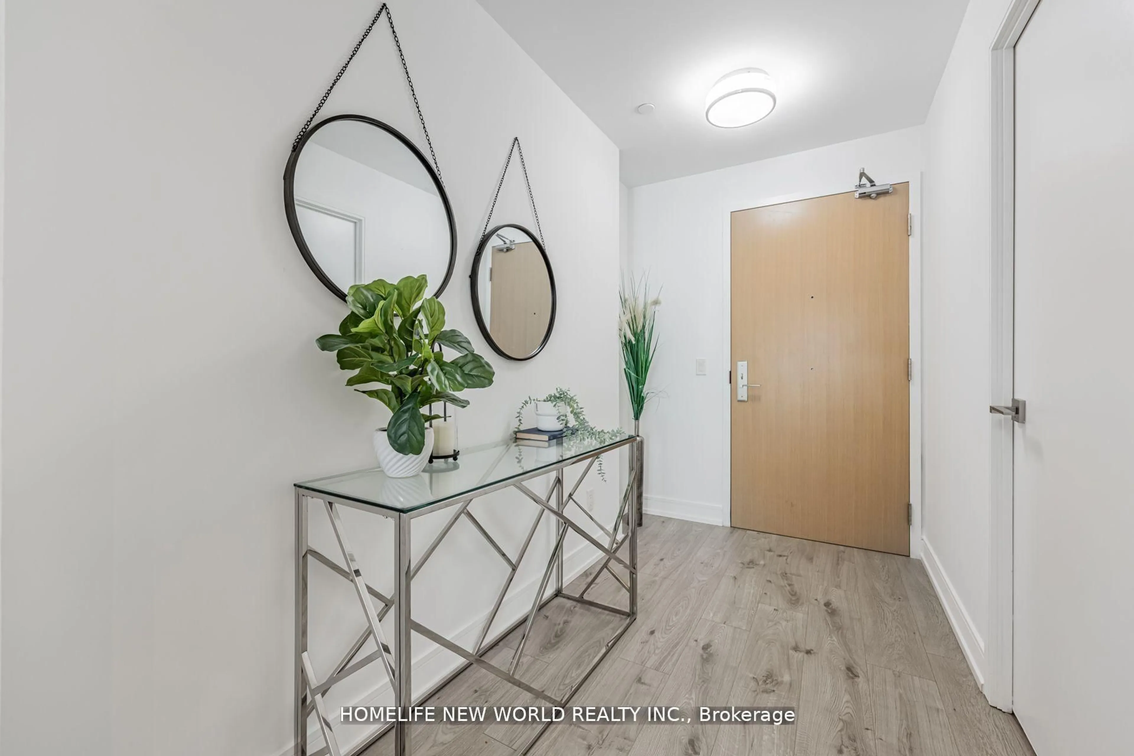Indoor entryway for 621 Sheppard Ave #250, Toronto Ontario M2K 1B5