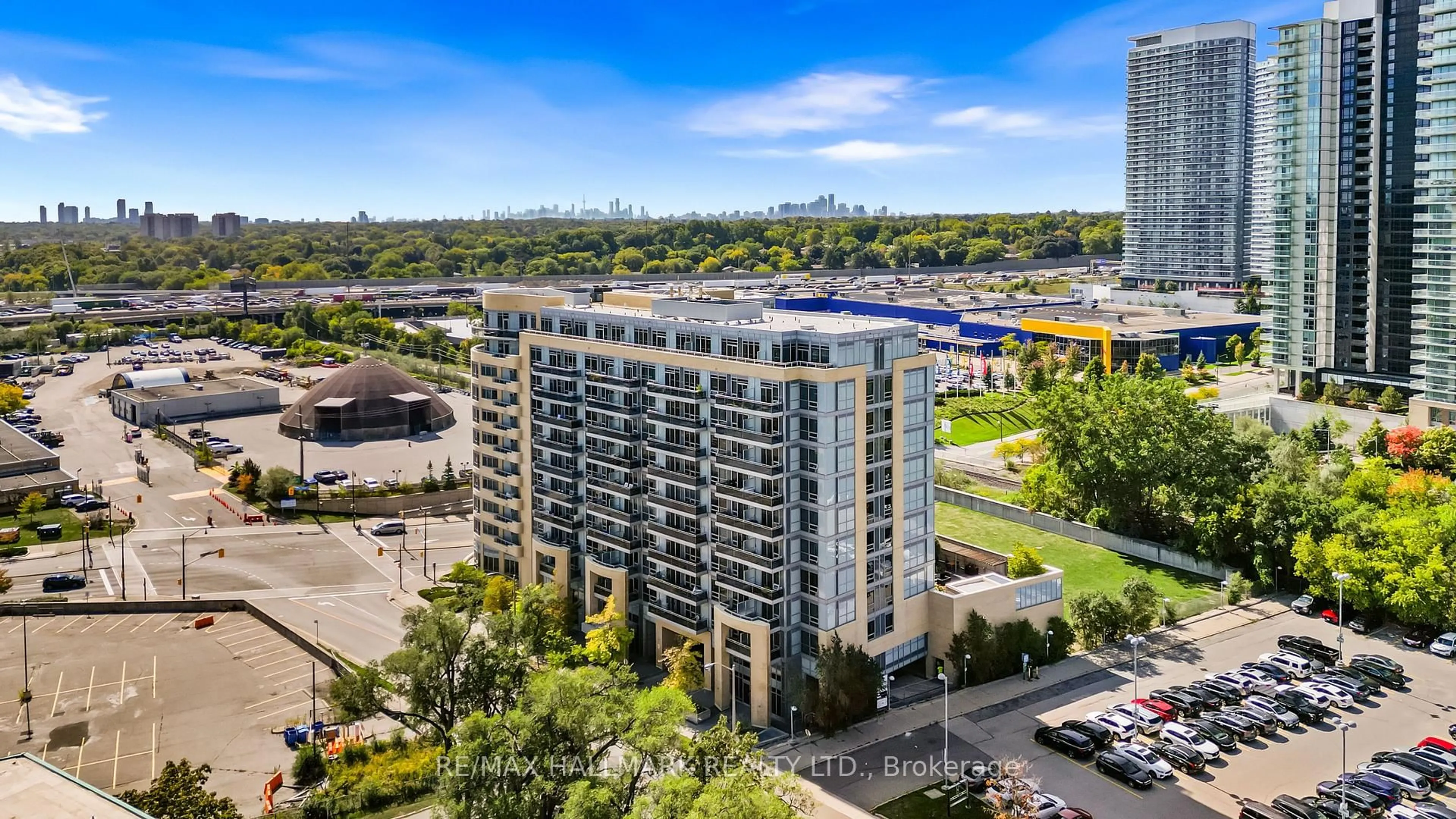 A pic from outside/outdoor area/front of a property/back of a property/a pic from drone, city buildings view from balcony for 2756 Old Leslie St #602, Toronto Ontario M2K 0E2