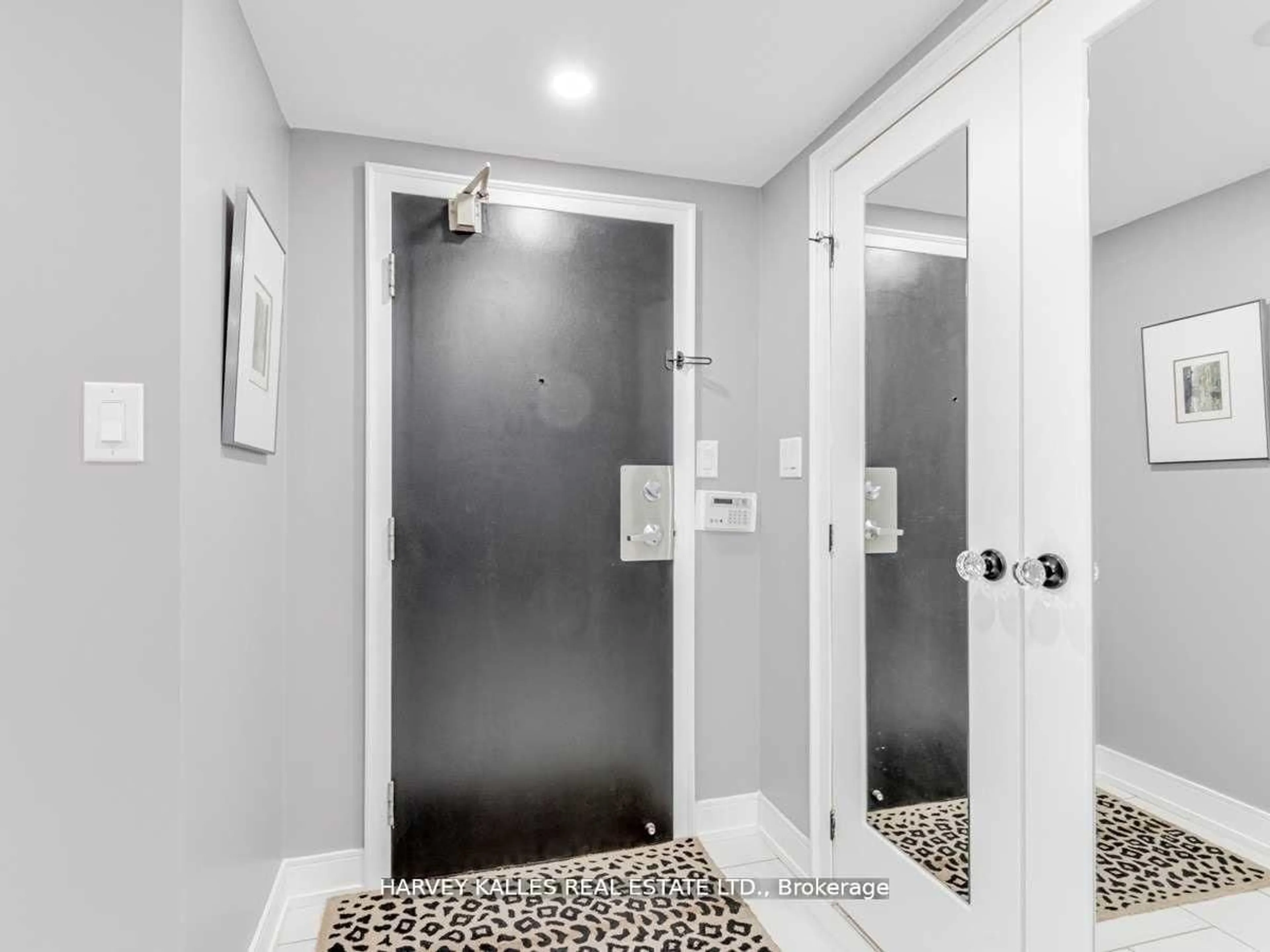 Indoor entryway for 5785 Yonge St #509, Toronto Ontario M2M 4J2
