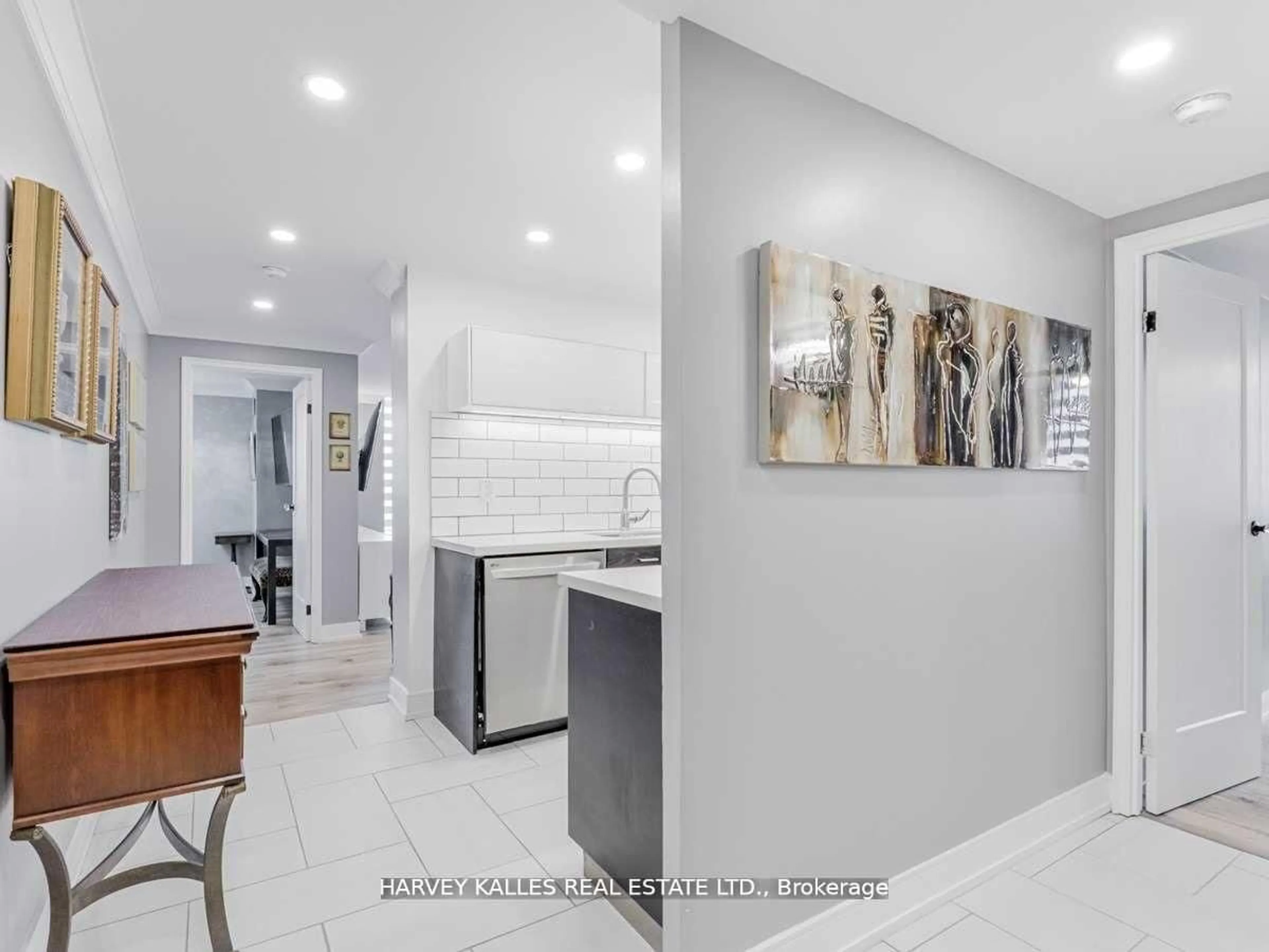 Indoor entryway for 5785 Yonge St #509, Toronto Ontario M2M 4J2