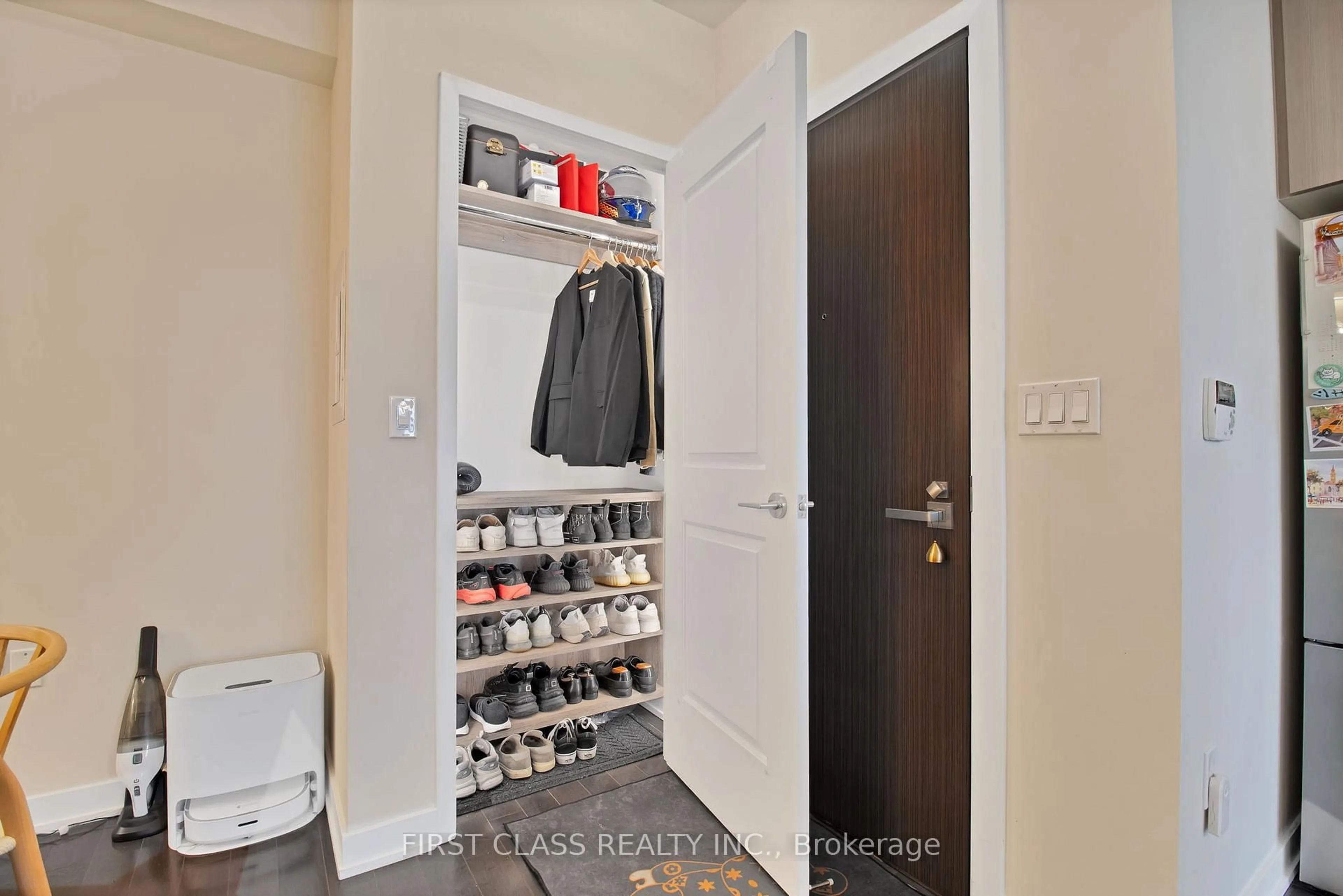 Unknown for 1 The Esplanade #3309, Toronto Ontario M5E 0A8