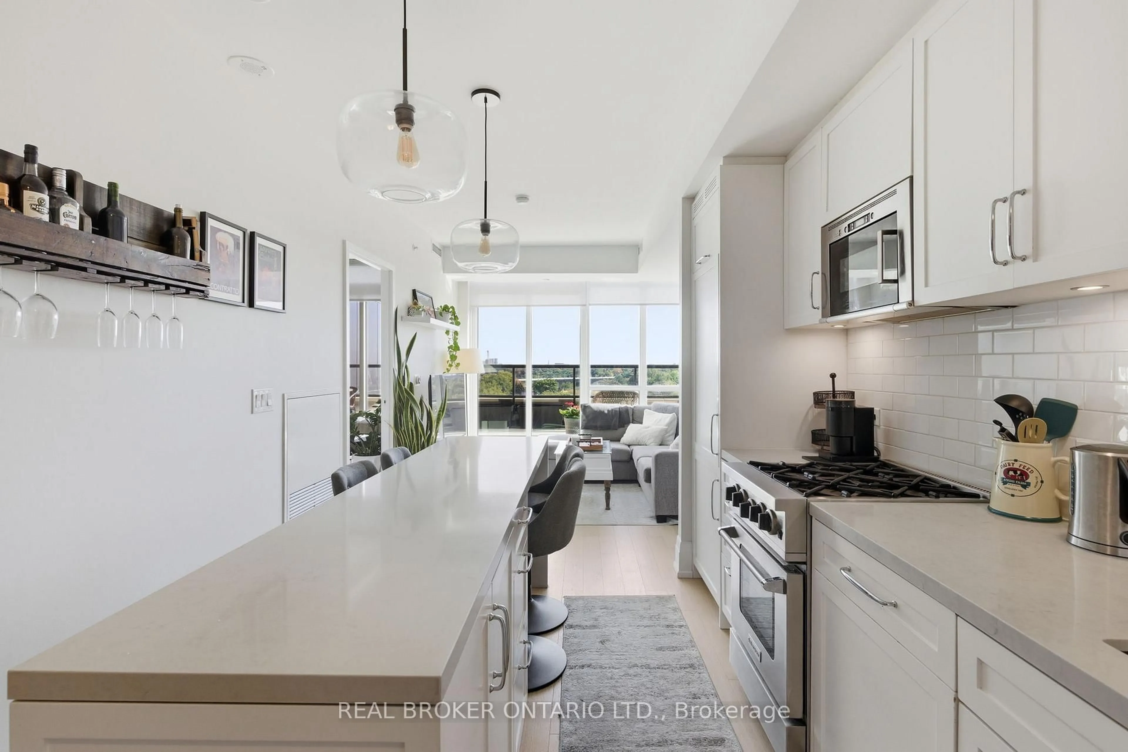 Open concept kitchen, ceramic/tile floor for 25 Malcolm Rd #606, Toronto Ontario M4G 0C1