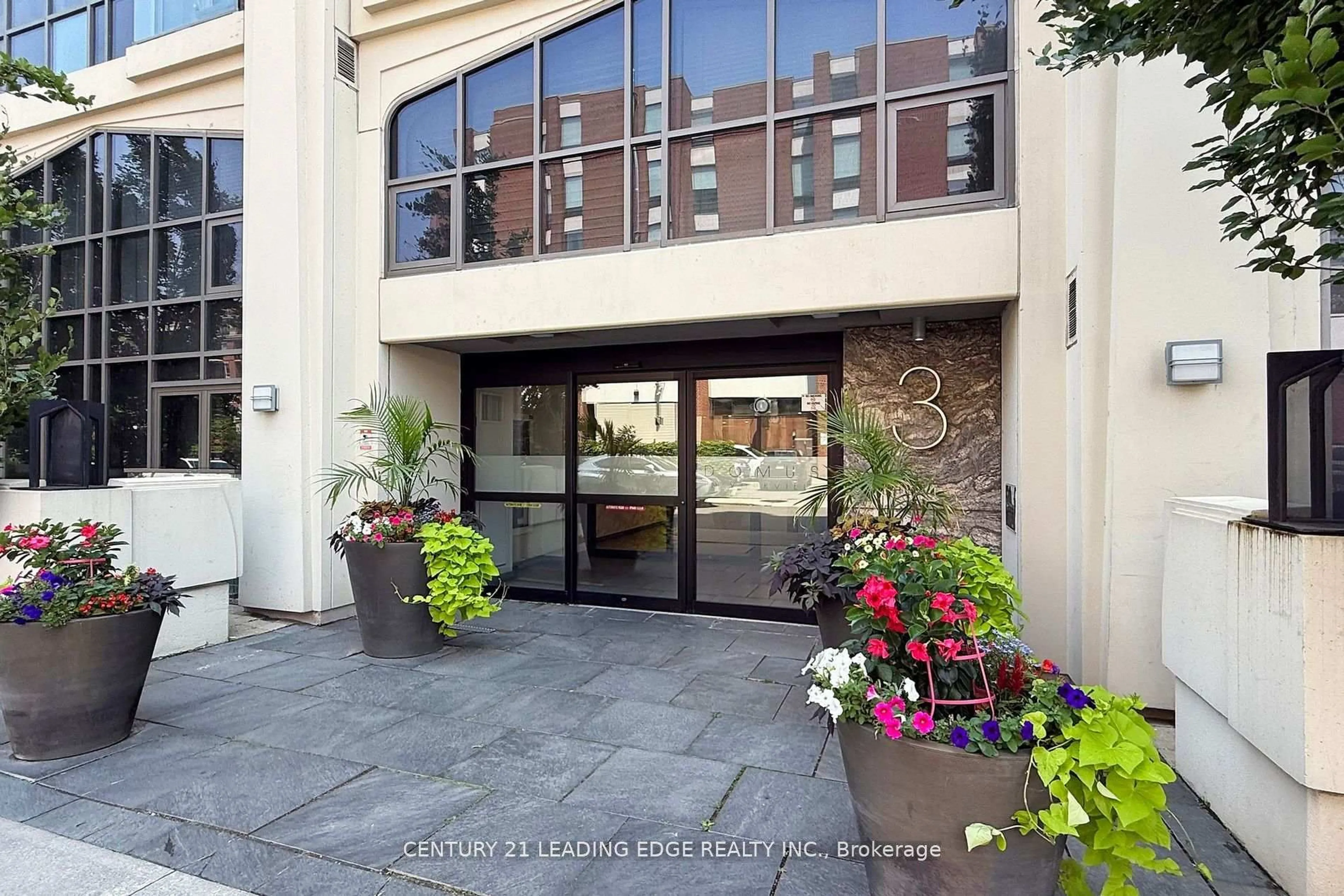 Indoor foyer for 3 Mcalpine St #502, Toronto Ontario M5R 3T5