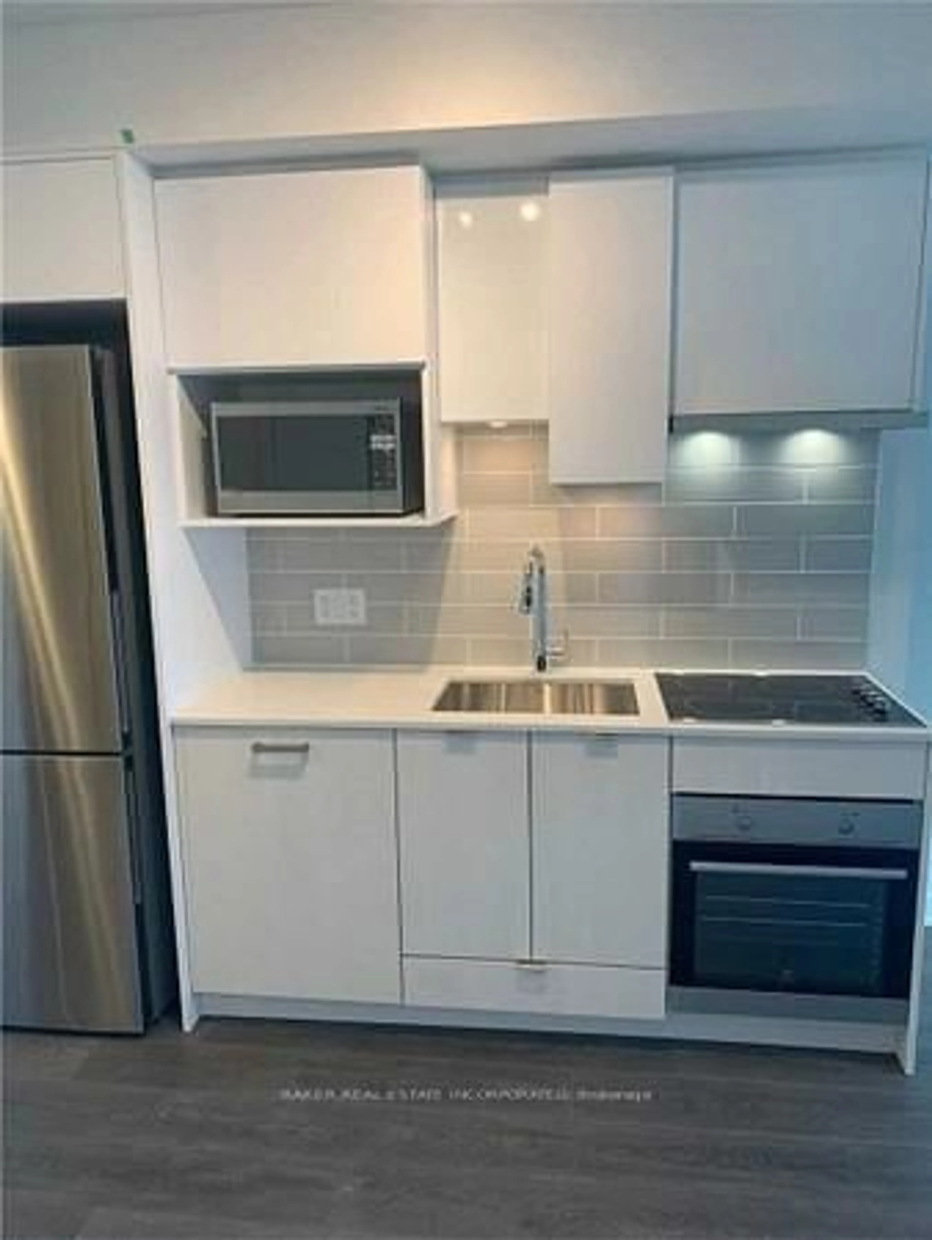 Standard kitchen, unknown for 195 Redpath Ave #3413, Toronto Ontario M4P 0E4