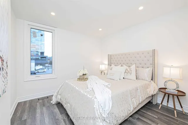 66a Bellevue Ave, Toronto 5