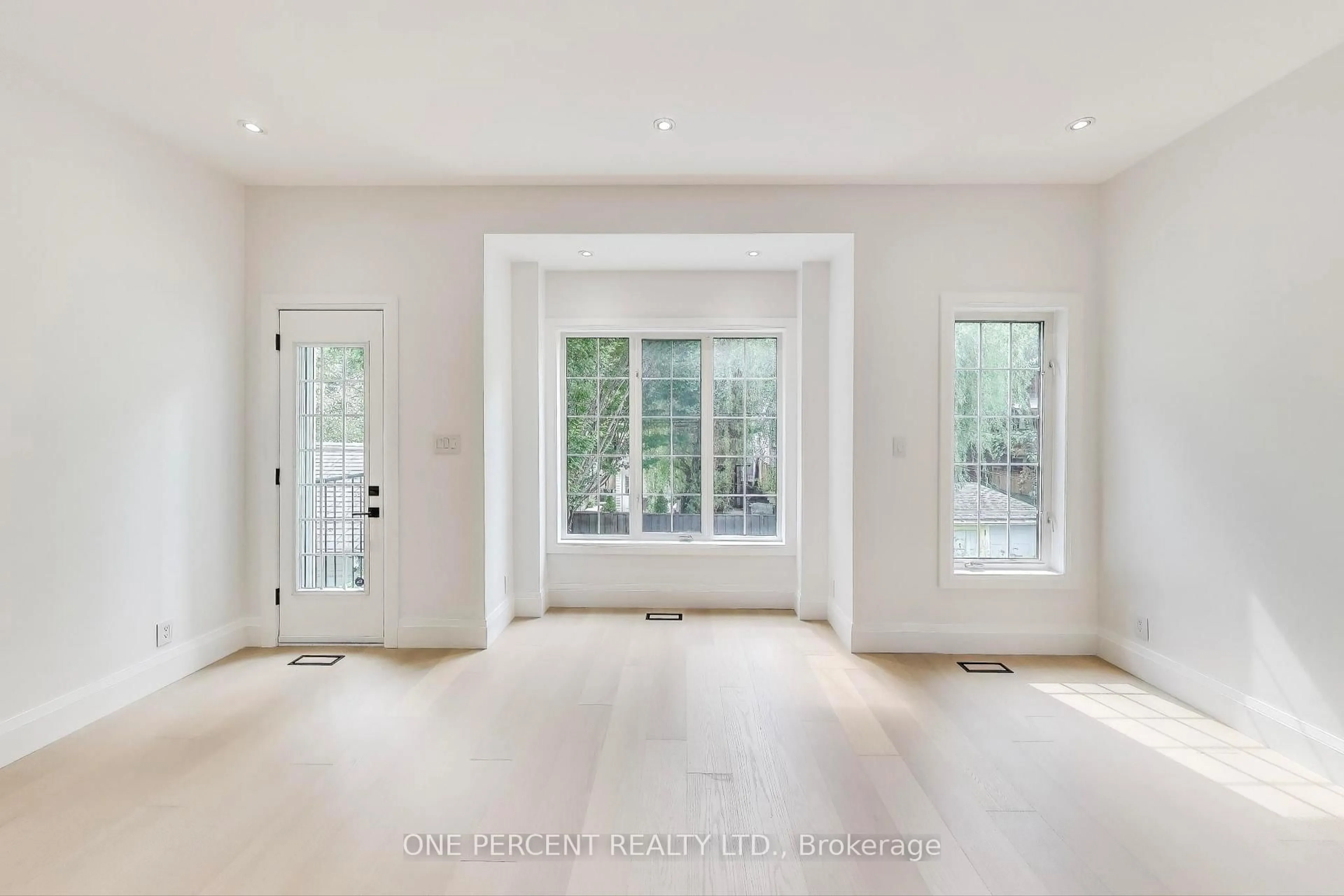 Indoor entryway for 23 Mitchell Ave, Toronto Ontario M6J 1C1