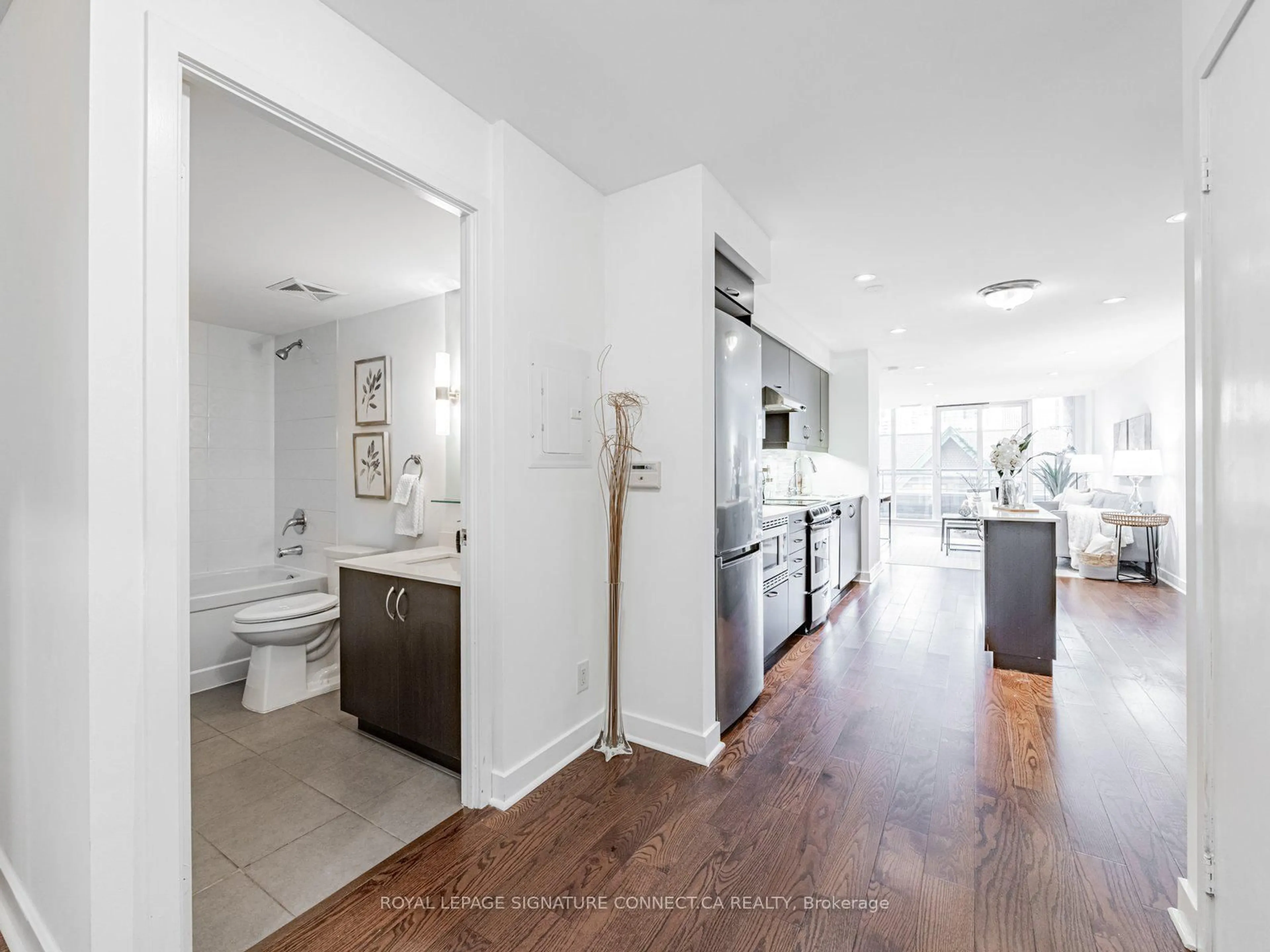 Open concept kitchen, unknown for 320 Richmond St #407, Toronto Ontario M5A 1P9