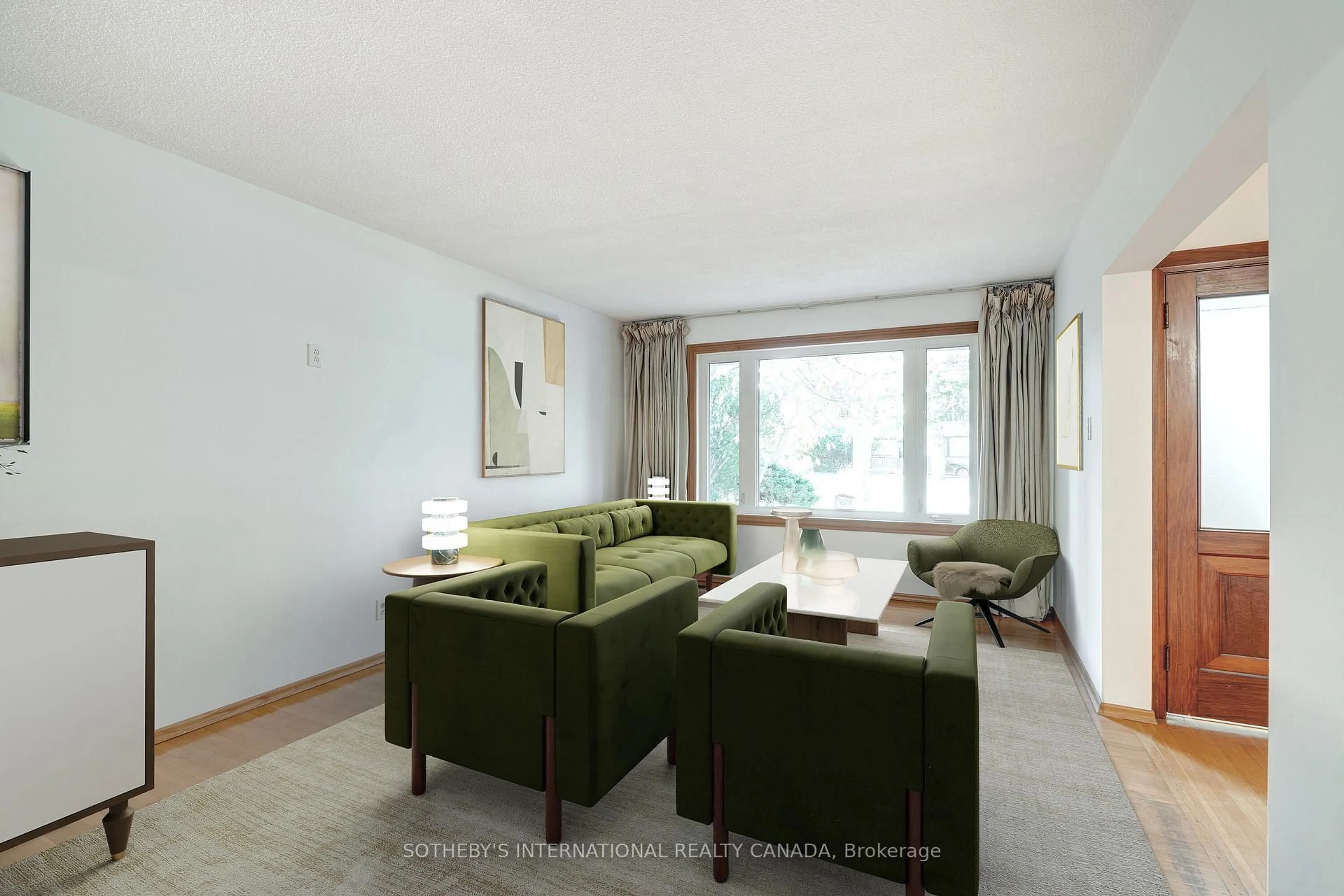 Living room with furniture, unknown for 19 Gleneagle Cres, Toronto Ontario M2J 3H4