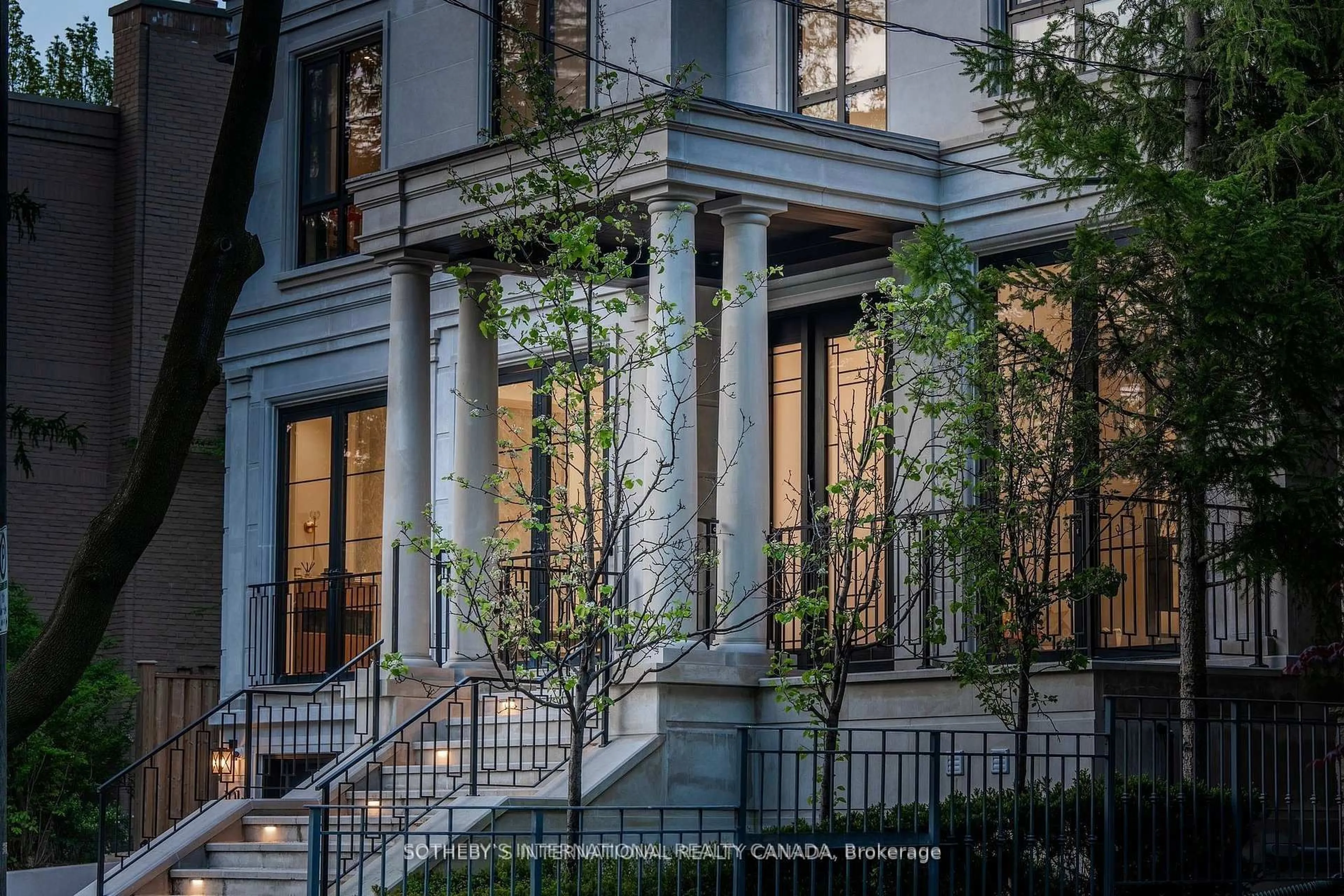 Home with brick exterior material, street for 101 Dunloe Rd, Toronto Ontario M5P 2T7