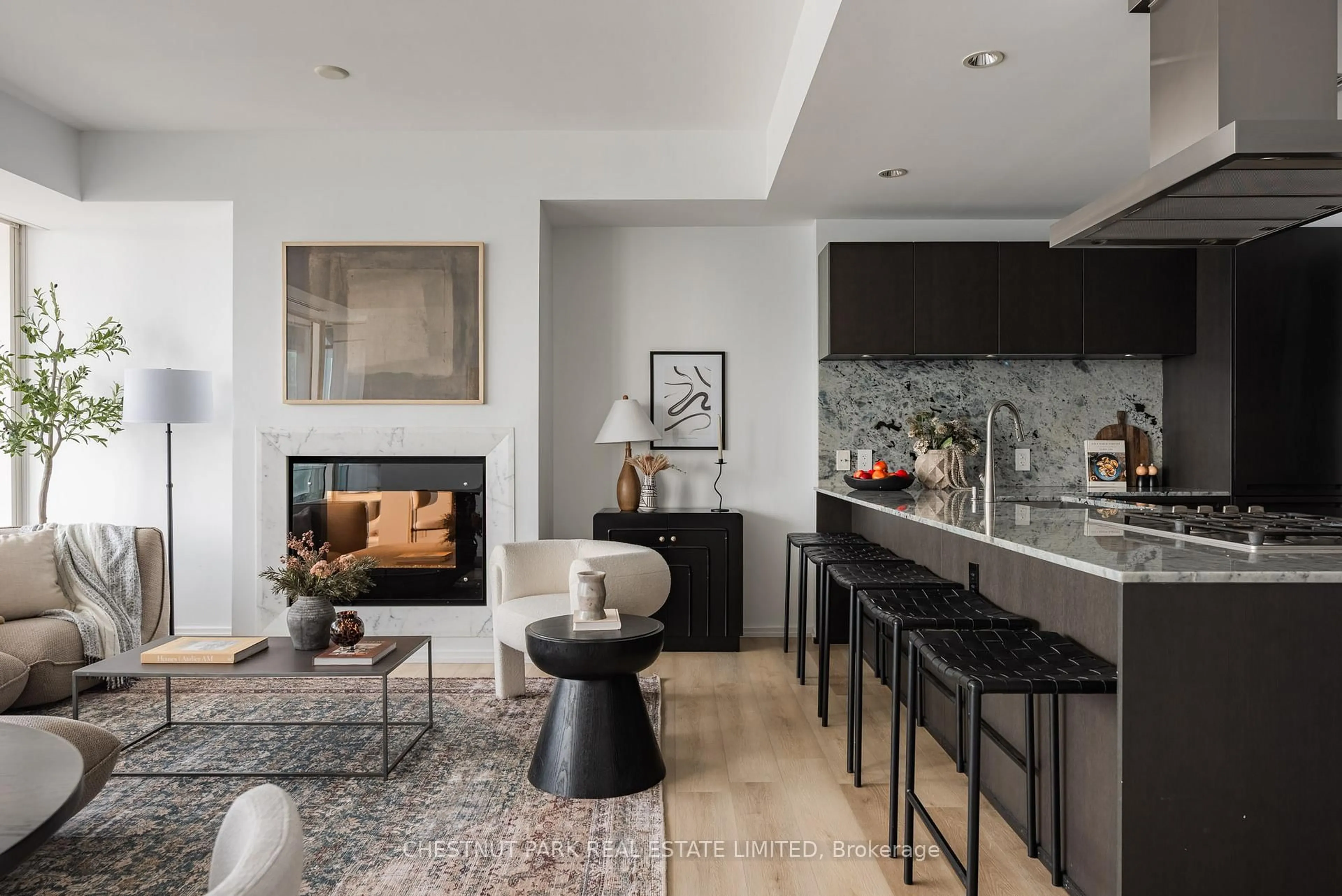 Unknown for 180 University Ave #3203, Toronto Ontario M5H 0A2