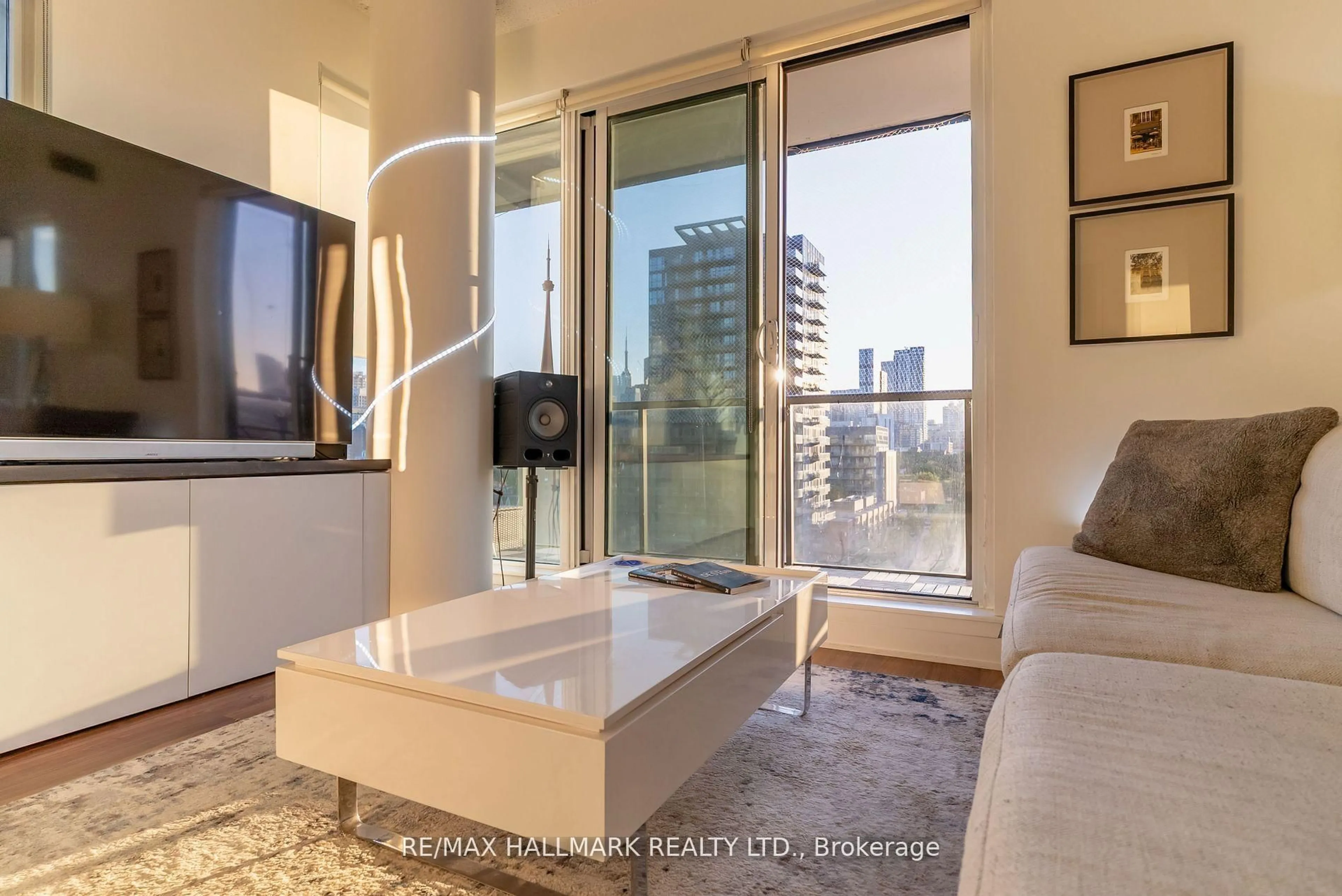 Unknown for 260 Sackville St #813, Toronto Ontario M5A 0B3