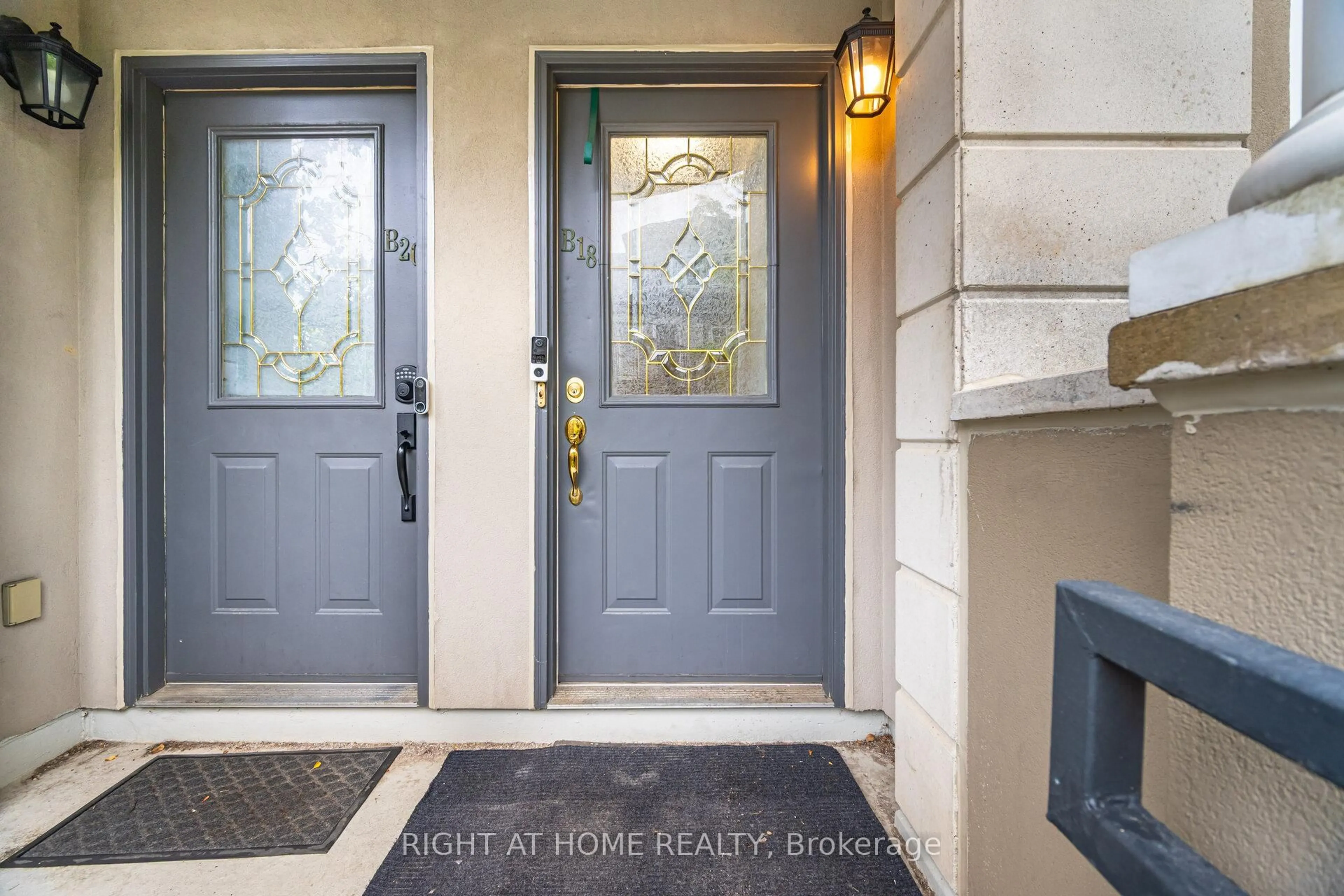 Indoor entryway for 108 Finch Ave #B18, Toronto Ontario M2N 6W6