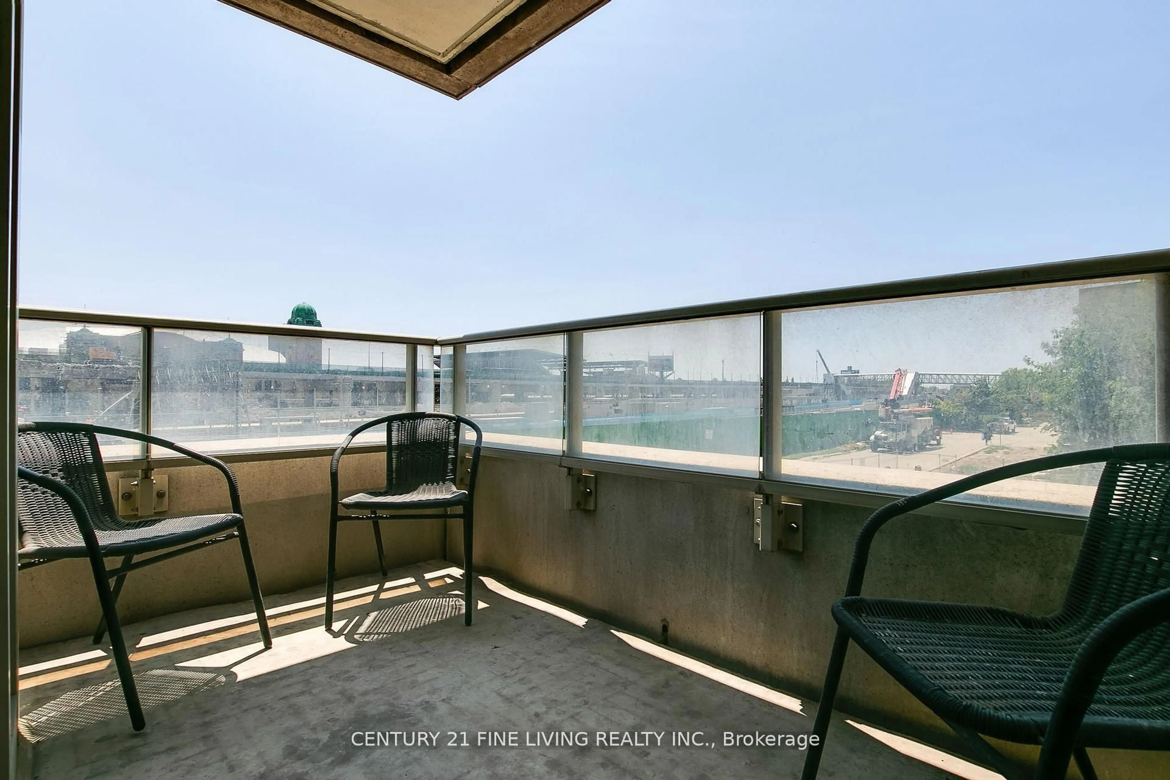 Balcony in the apartment, water/lake/river/ocean view for 6 Pirandello St #Th22, Toronto Ontario M6K 0B1