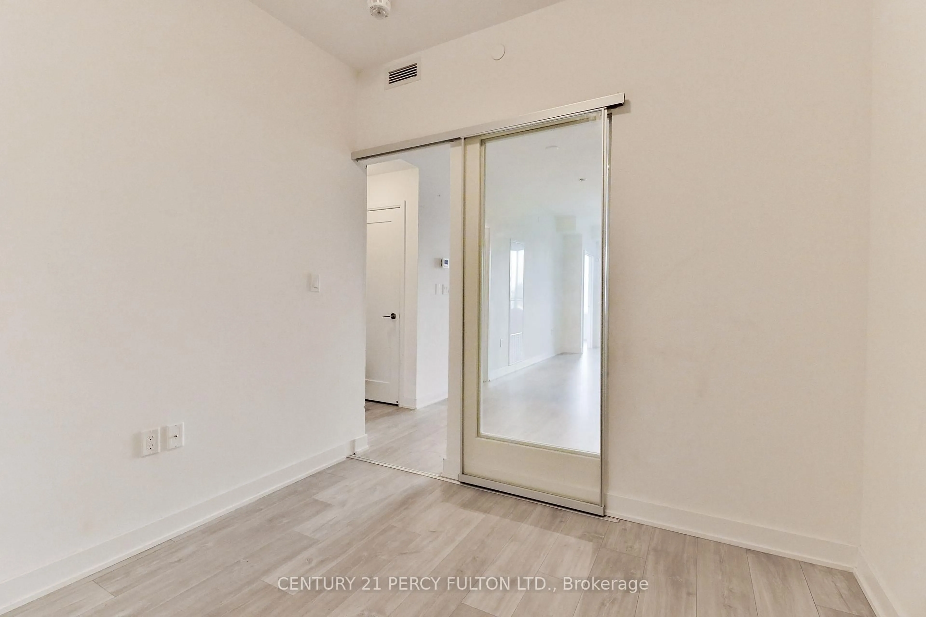 A pic of a room for 576 Front St #1202, Toronto Ontario M5V 1C1