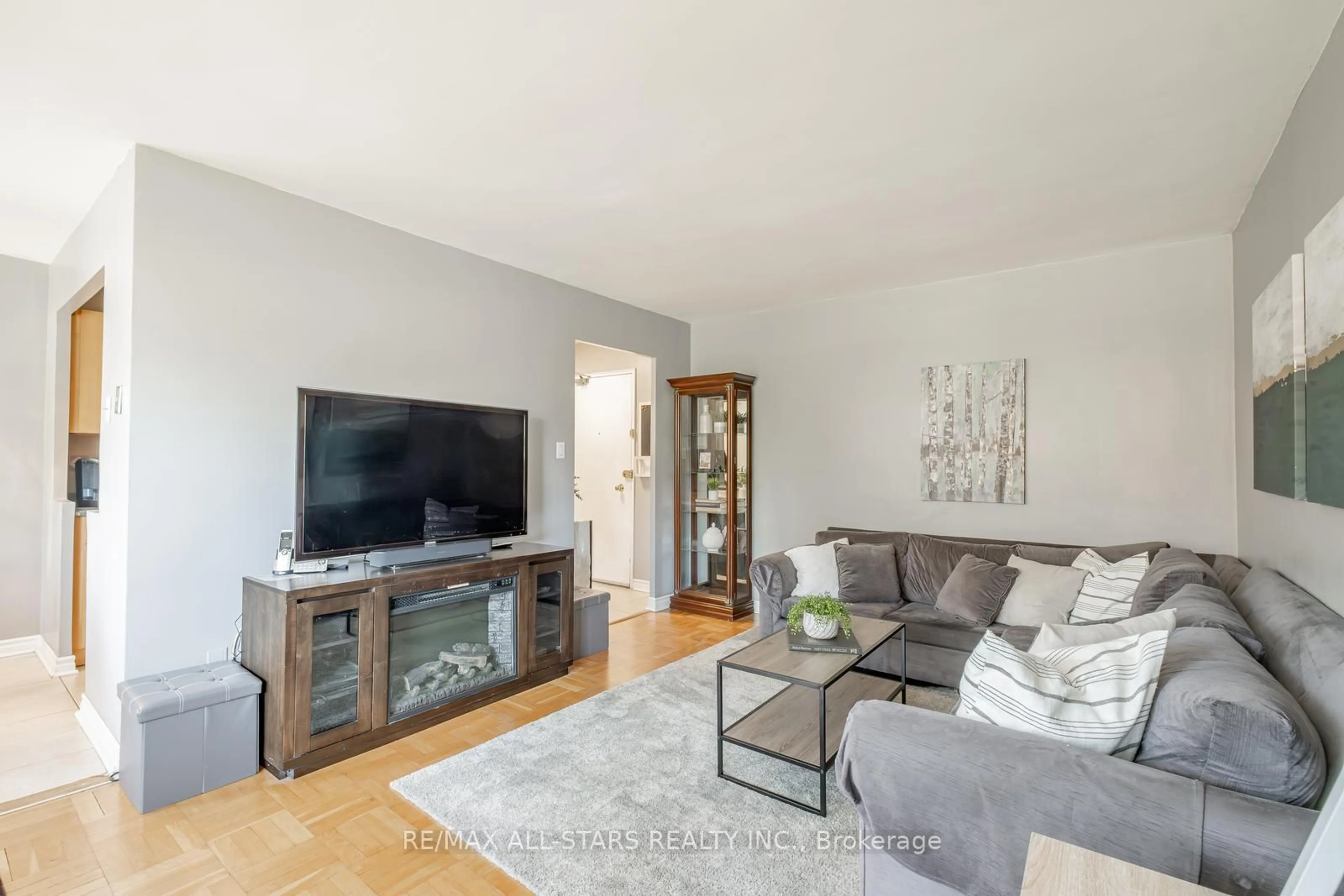 Living room with furniture, unknown for 219 Wilson Ave #201, Toronto Ontario M5M 3B2