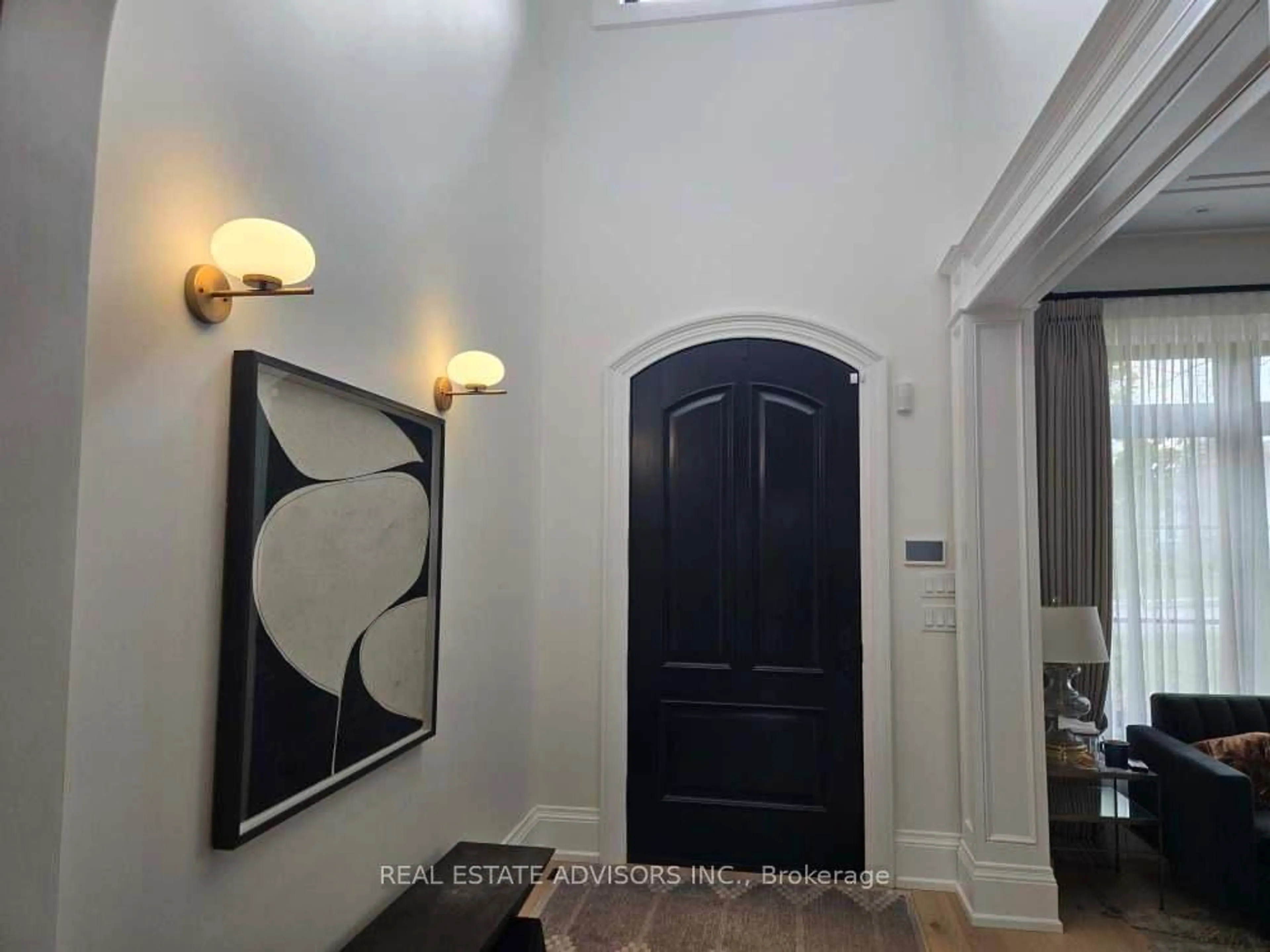 Indoor entryway for 20 Arrowstook Rd, Toronto Ontario M2K 1J9