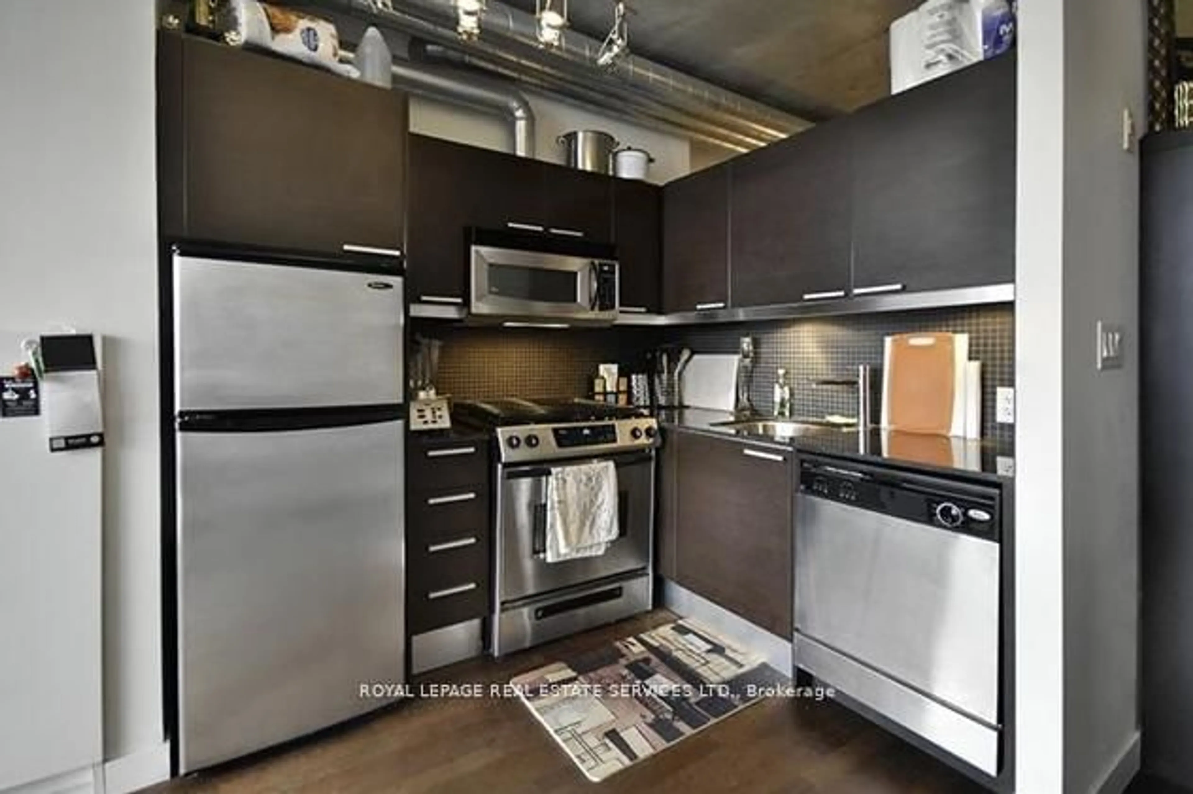 Standard kitchen, unknown for 169 John St #804, Toronto Ontario M5T 1X3