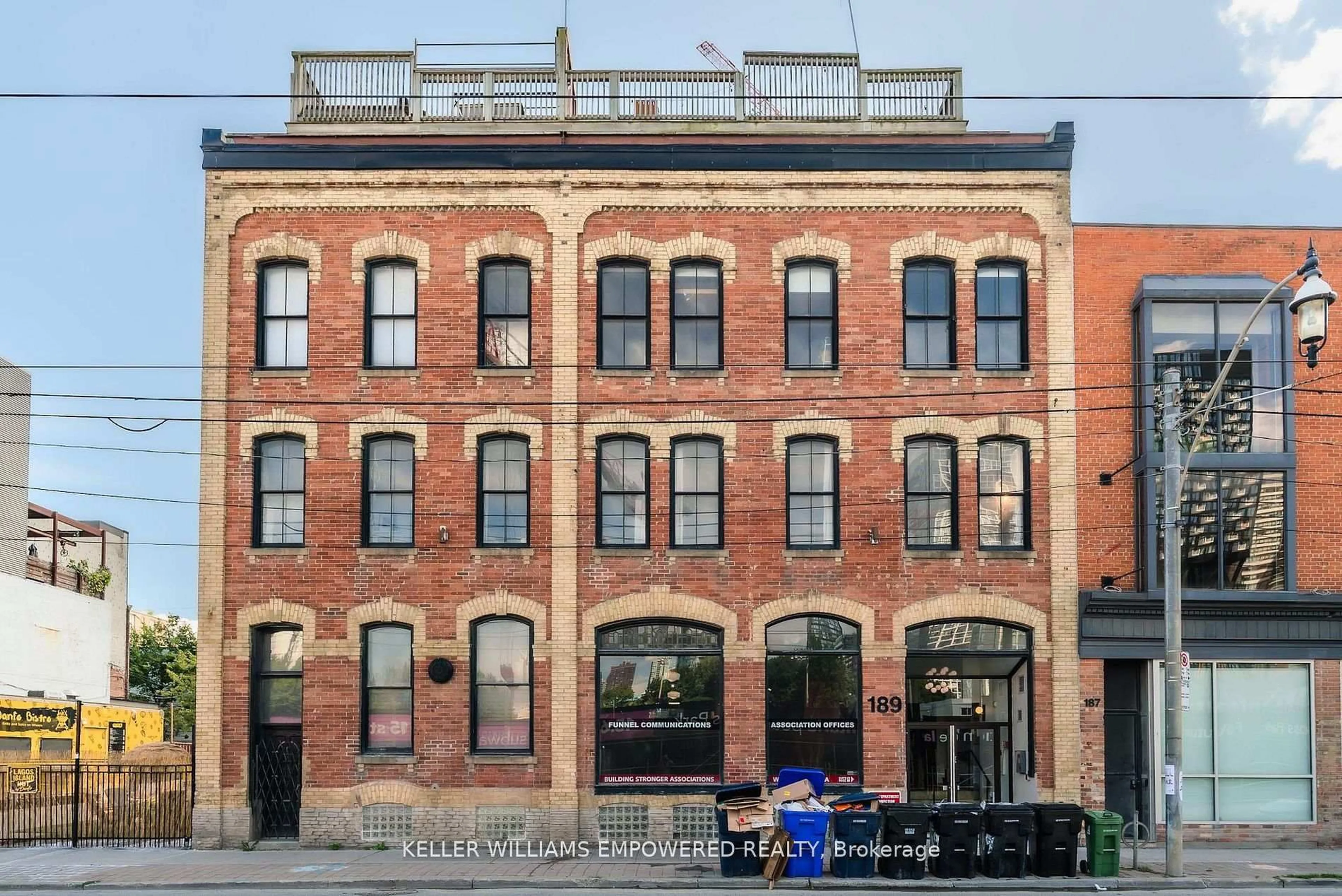 Home with brick exterior material, building for 189 Queen St #5, Toronto Ontario M5A 1S2