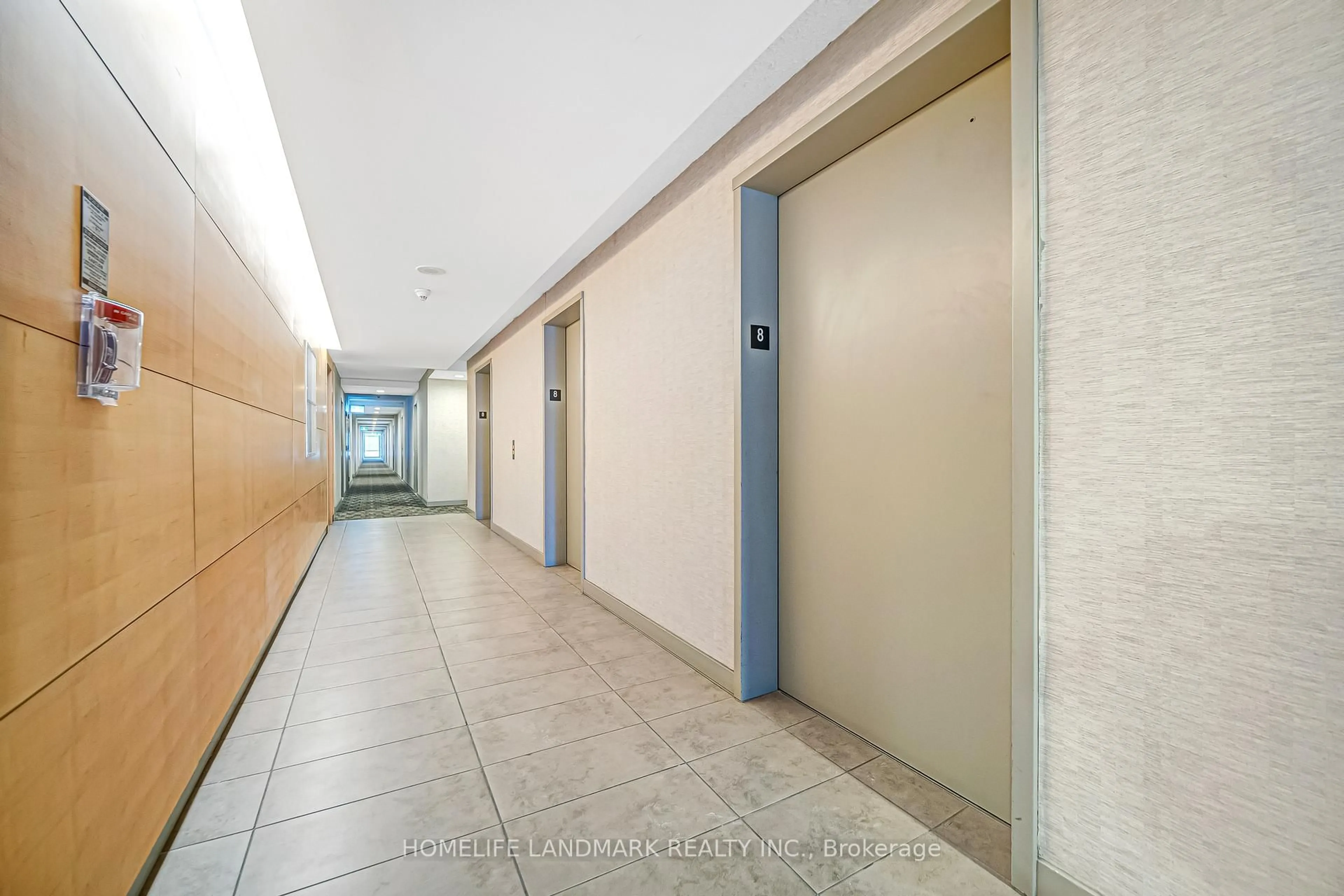 Indoor foyer for 4K Spadina Ave #unit 811, Toronto Ontario M5V 3Y9