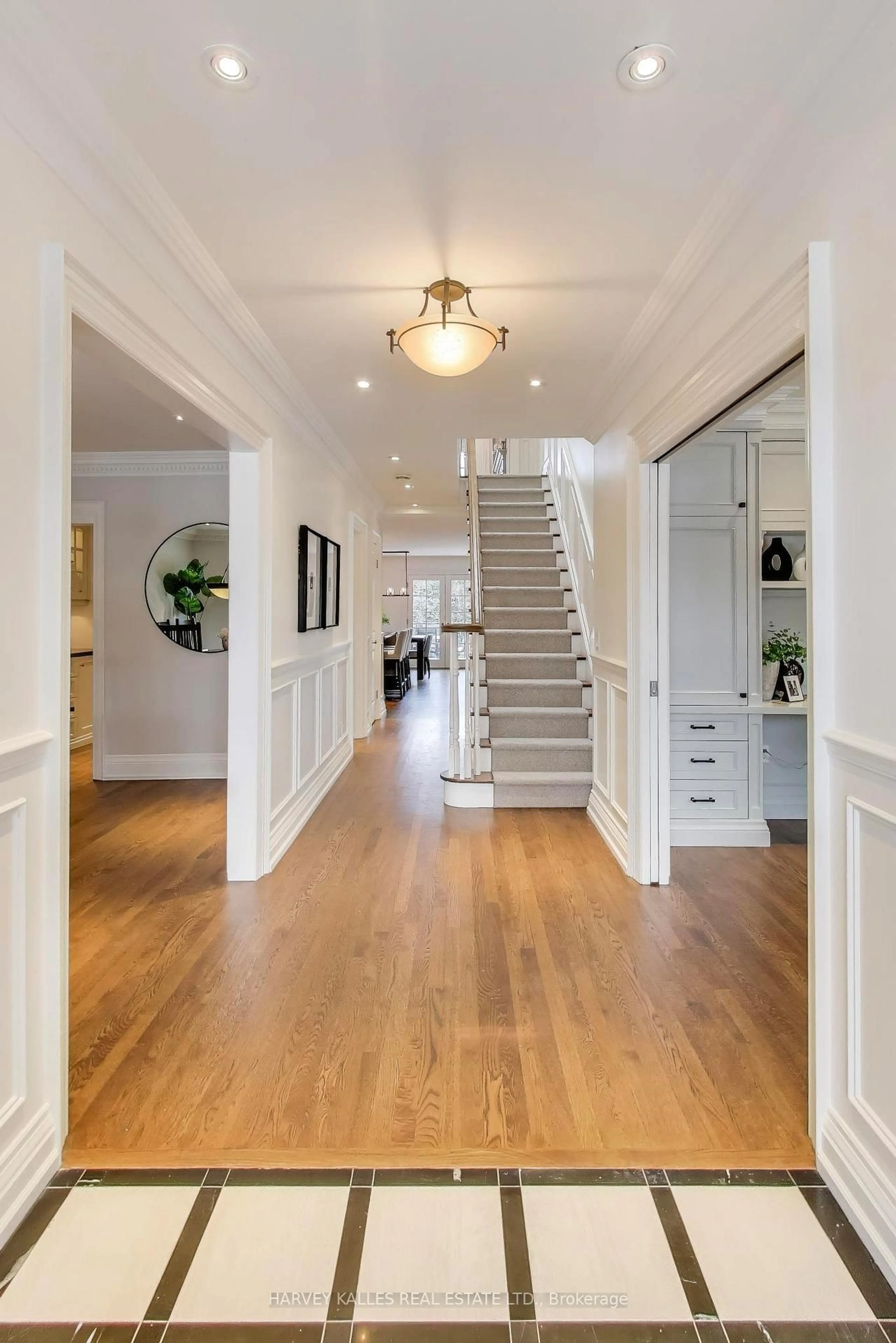 Indoor entryway for 72 Cheritan Ave, Toronto Ontario M4R 1S6