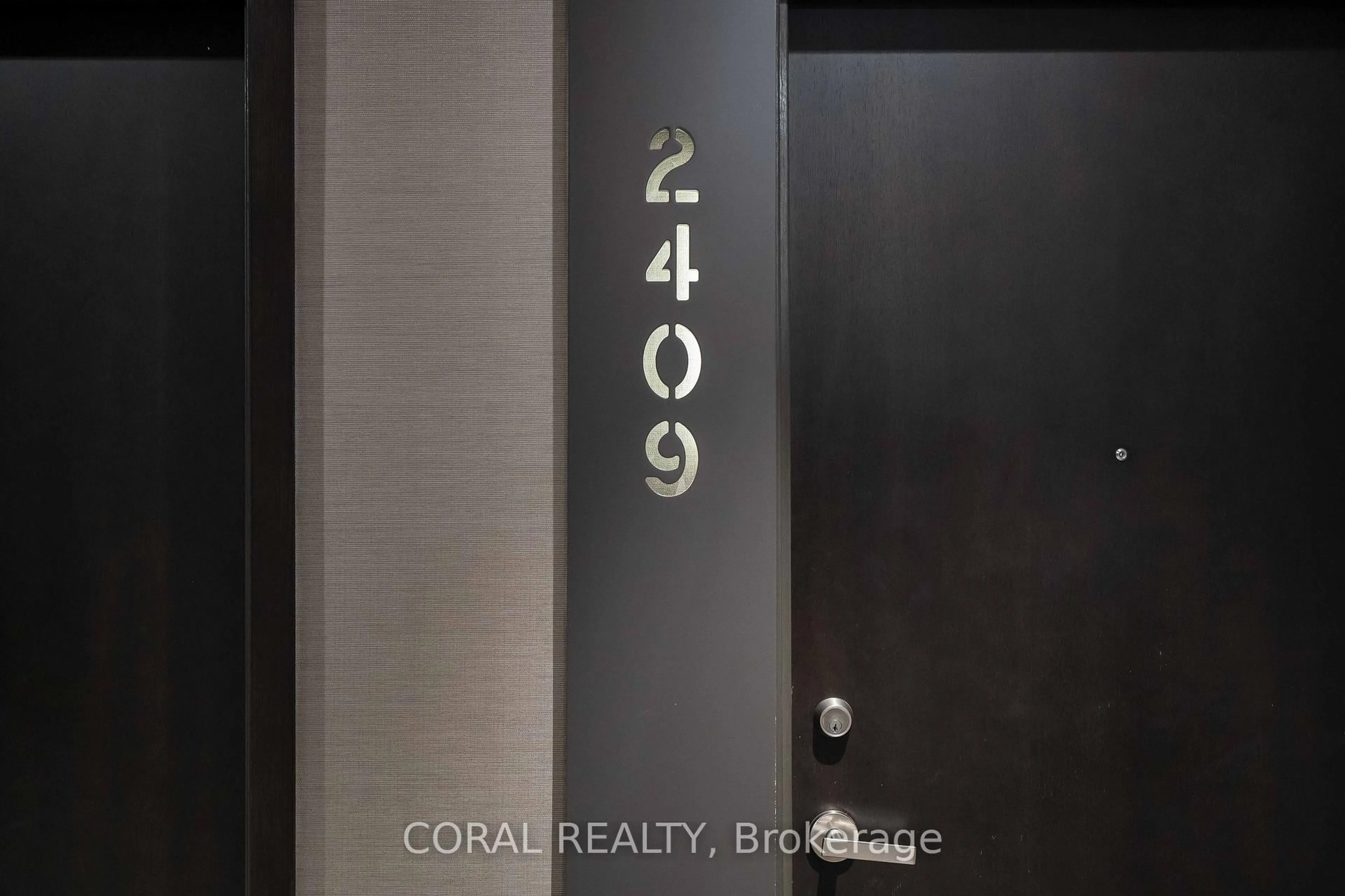 Indoor entryway for 170 Sumach St #2409, Toronto Ontario M5A 0C3