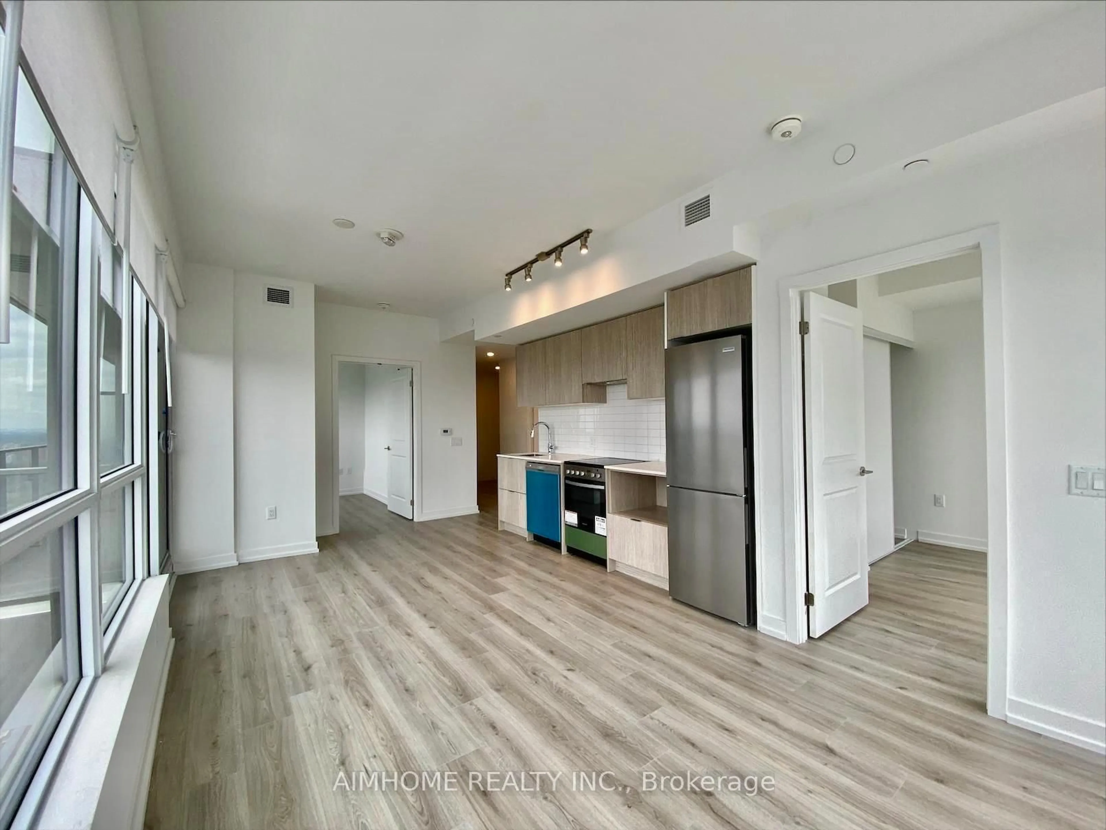 Open concept kitchen, unknown for 395 Bloor St #4902, Toronto Ontario M4W 1H7