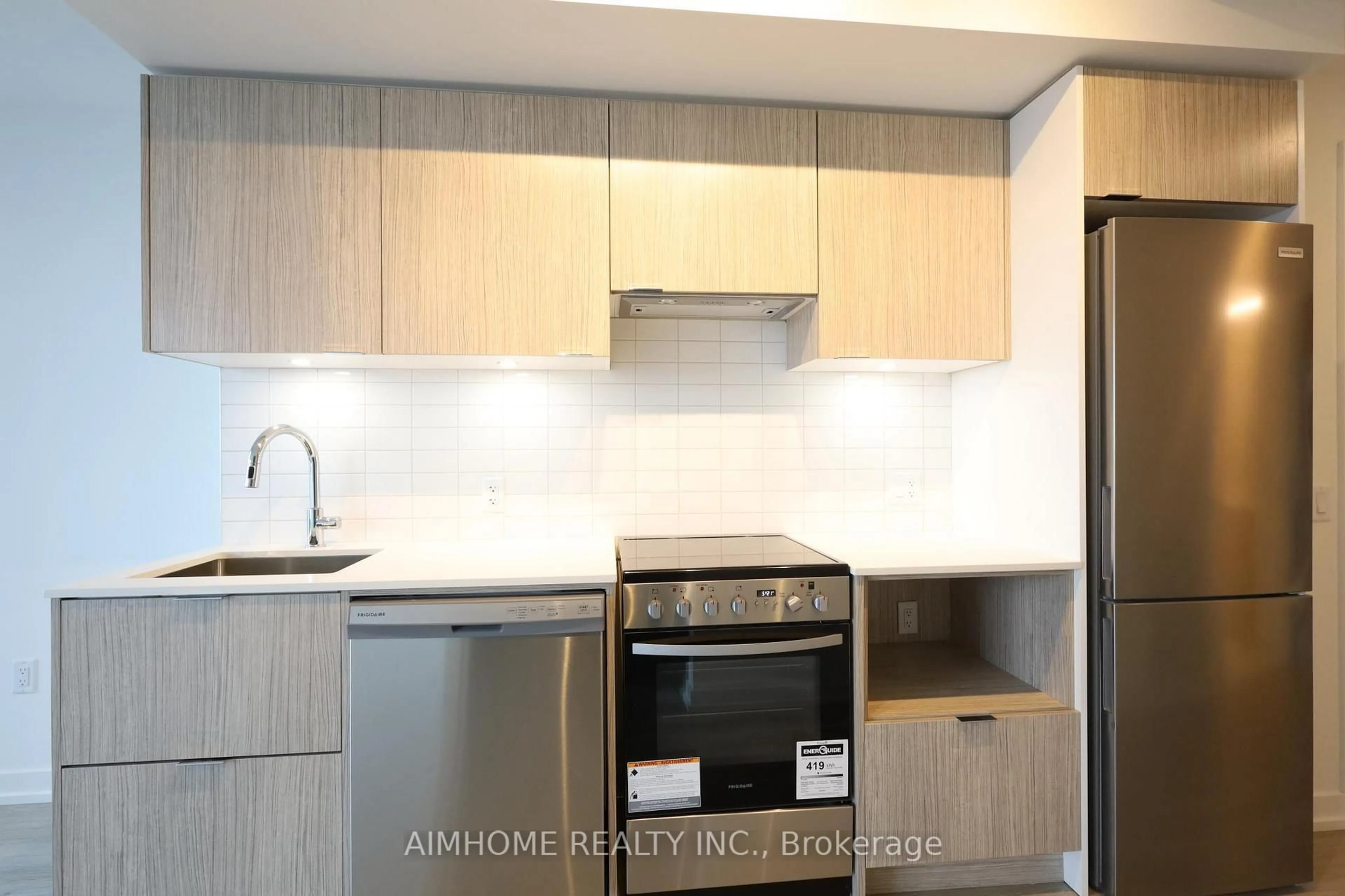 Standard kitchen, unknown for 395 Bloor St #4706, Toronto Ontario M4W 0B4