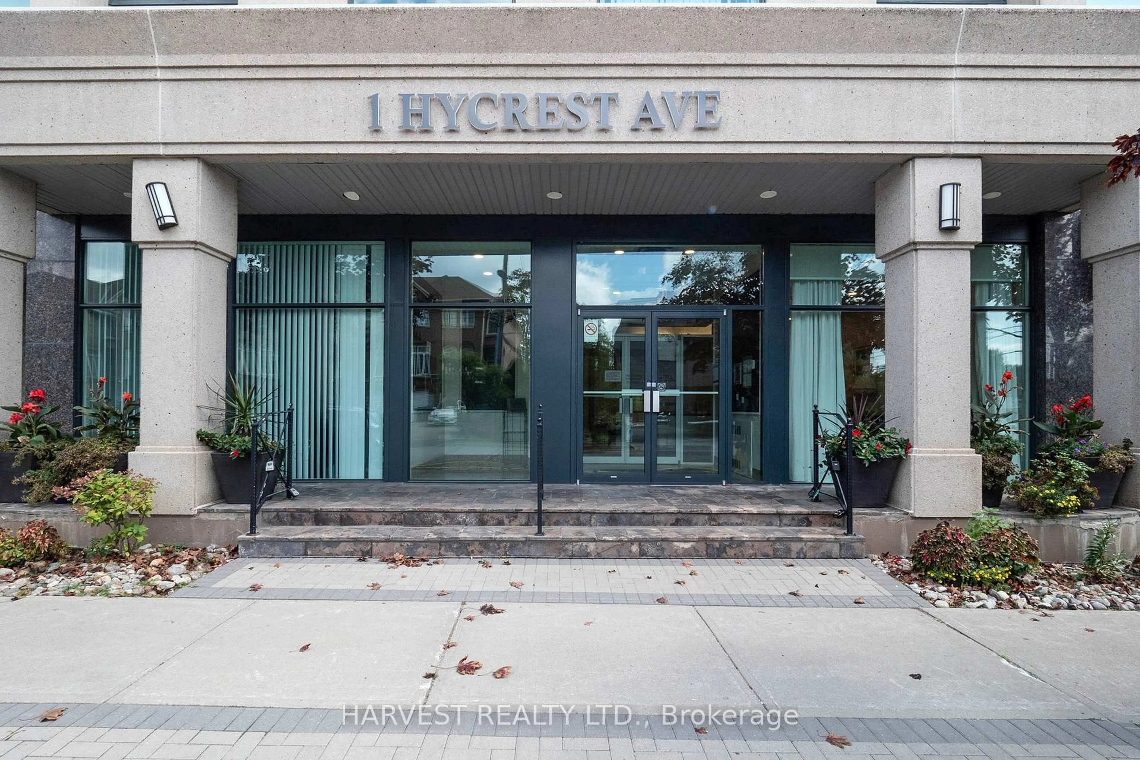 Indoor foyer for 1 Hycrest Ave #607, Toronto Ontario M2N 6V8