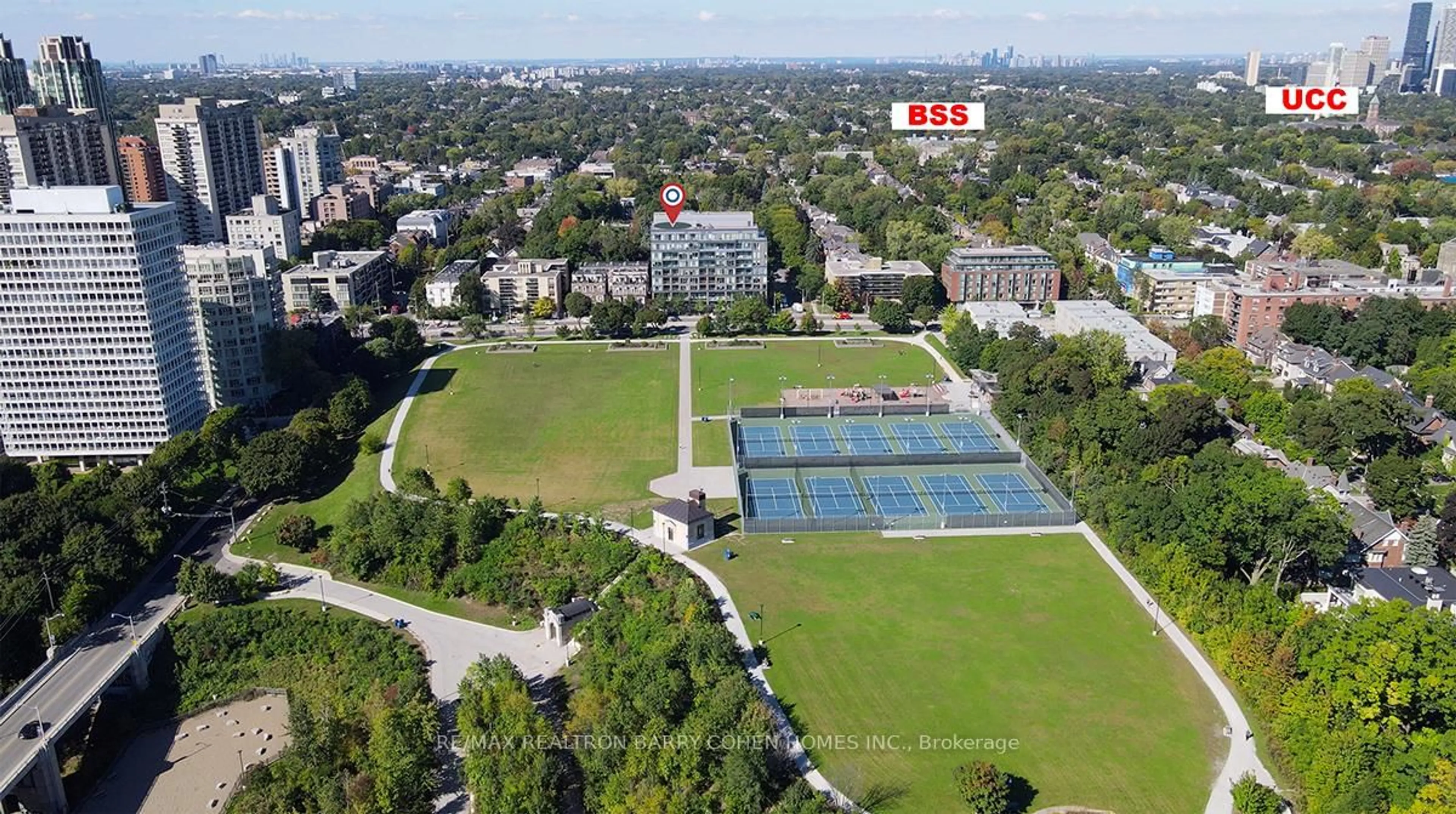 A pic from outside/outdoor area/front of a property/back of a property/a pic from drone, city buildings view from balcony for 6 Parkwood Ave #TH107, Toronto Ontario M4V 0A3