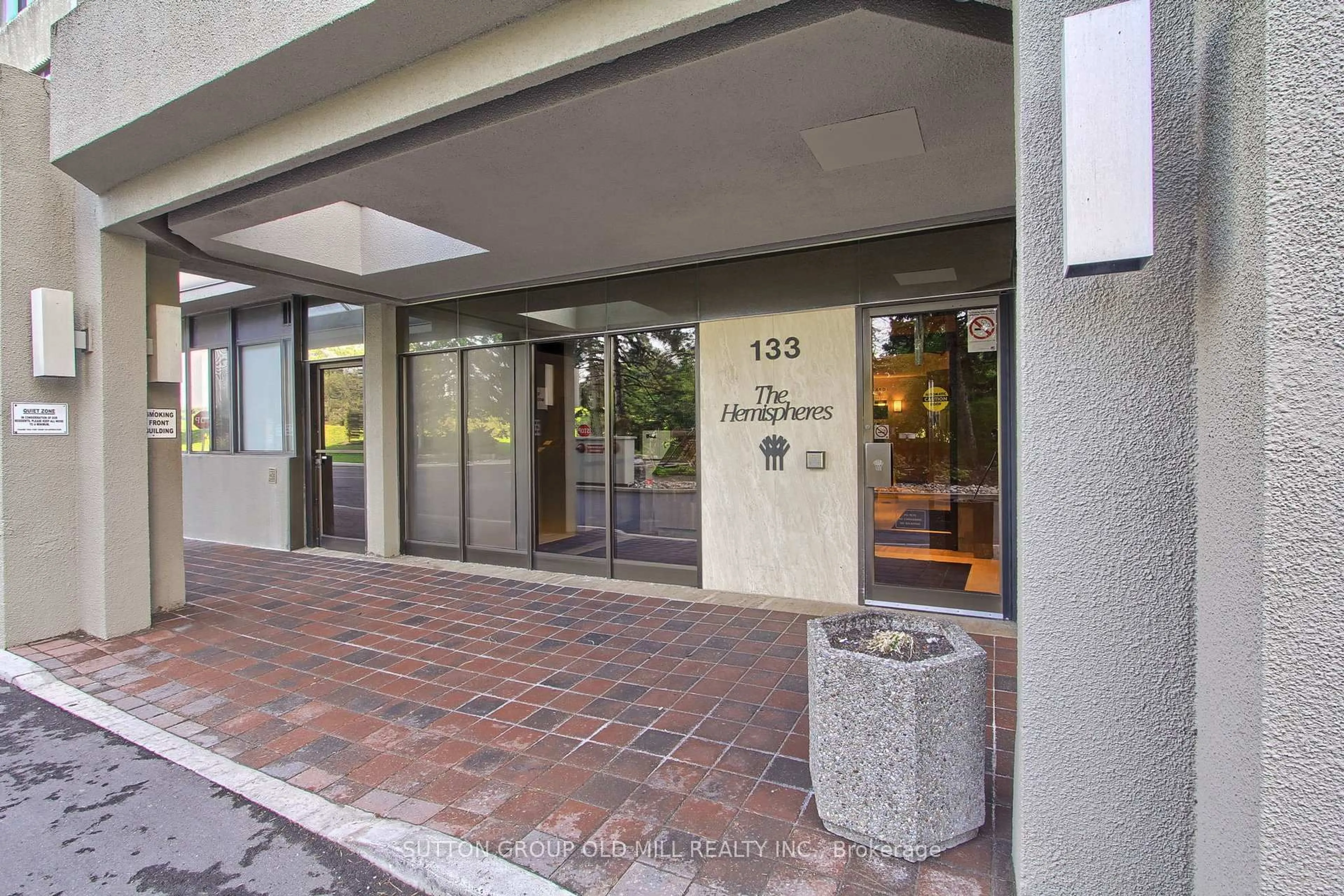 Indoor foyer for 133 Torresdale Ave #1604, Toronto Ontario M2R 3T2