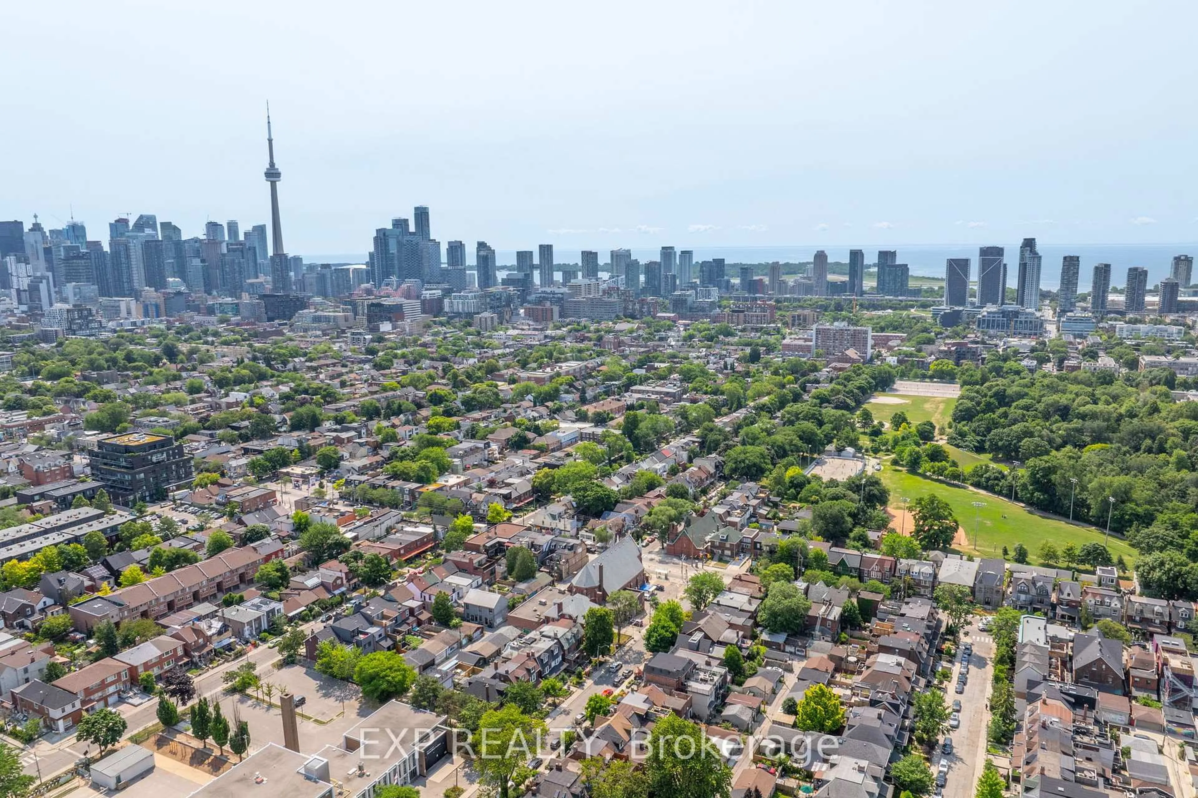 A pic from outside/outdoor area/front of a property/back of a property/a pic from drone, city buildings view from balcony for 29 Grace St, Toronto Ontario M6J 2S4