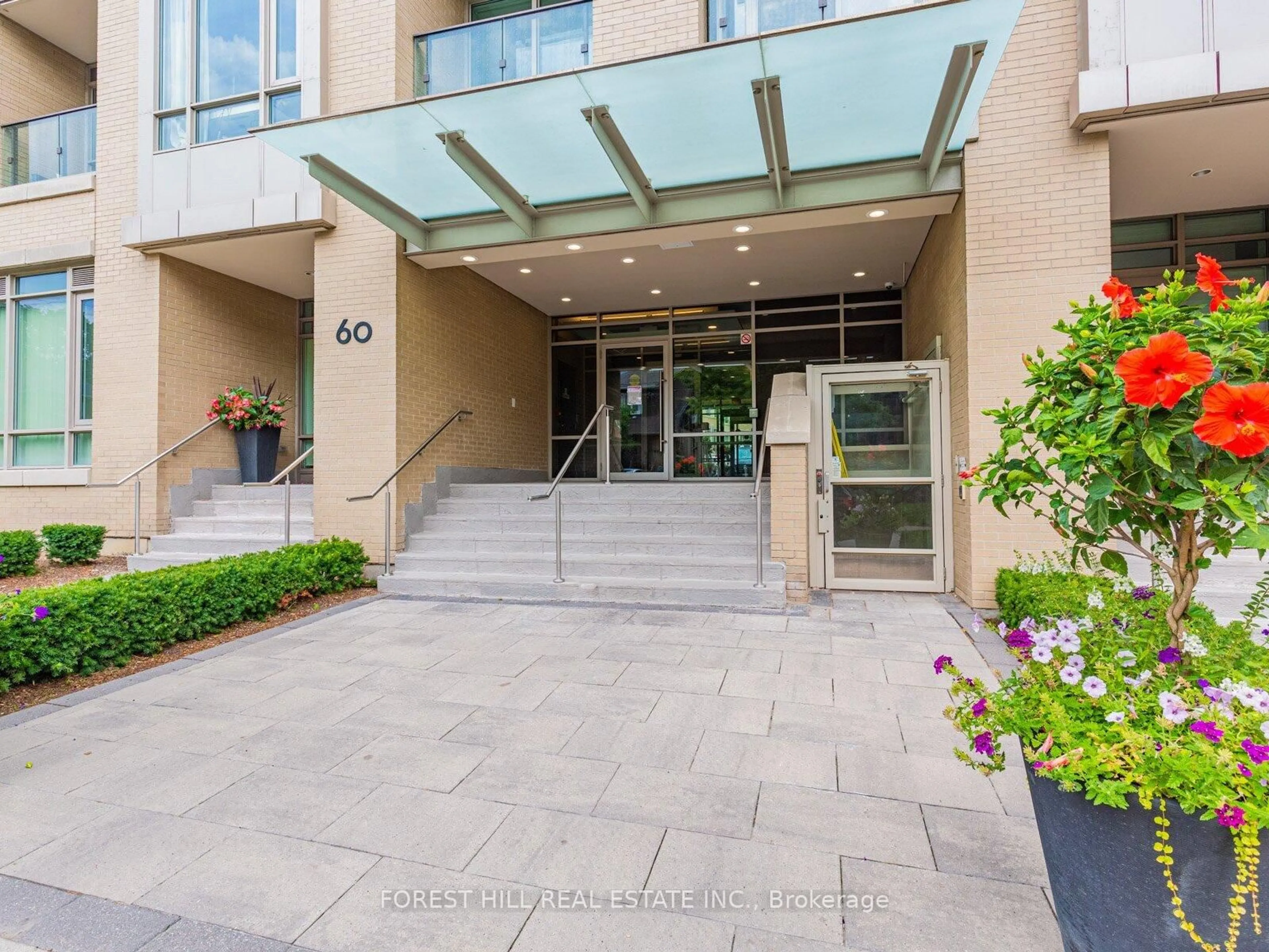 Indoor foyer for 60 Berwick Ave #517, Toronto Ontario M5P 1H1