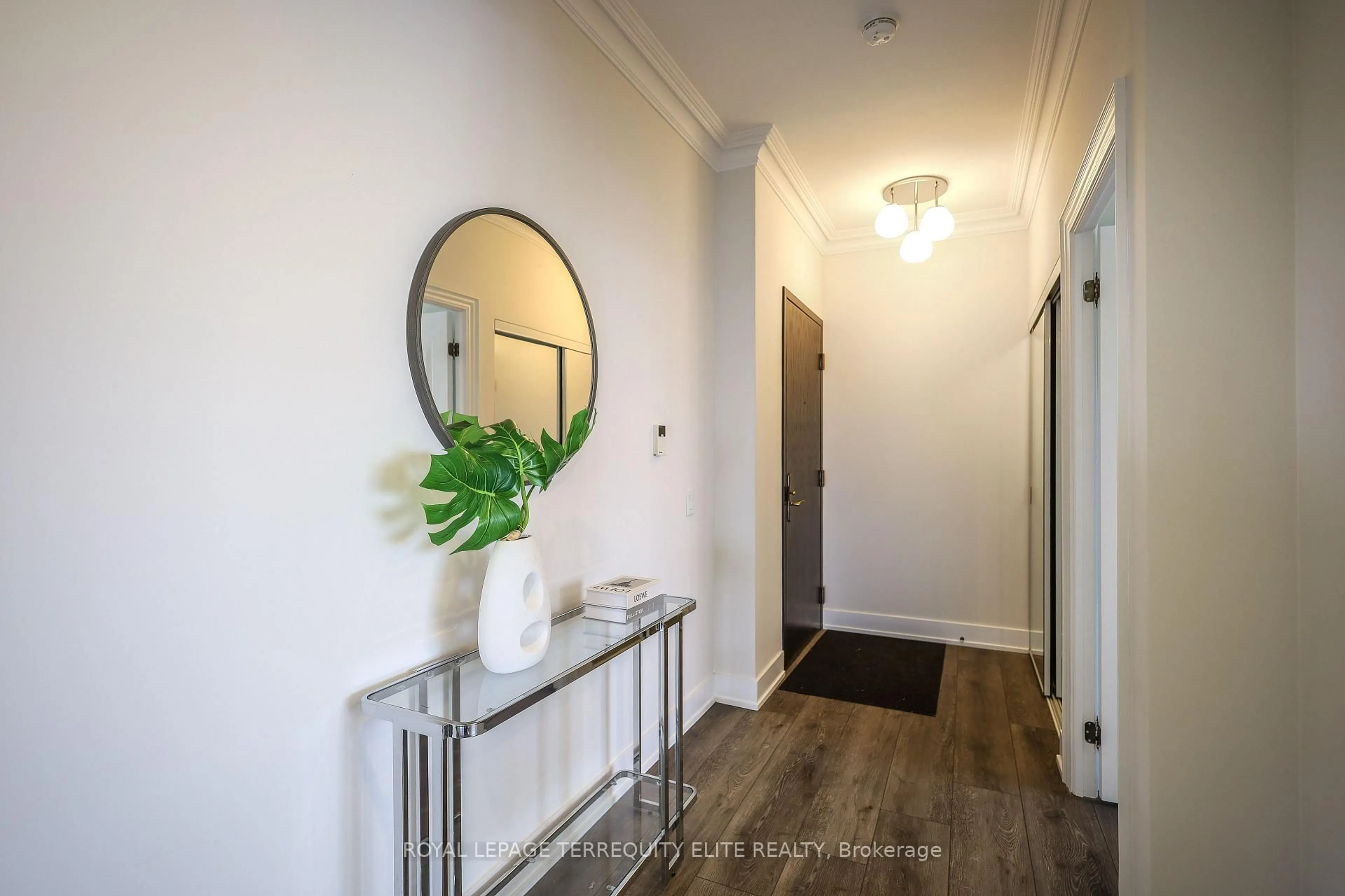 Indoor entryway for 2 Clairtrell Rd #1203, Toronto Ontario M2N 7H5