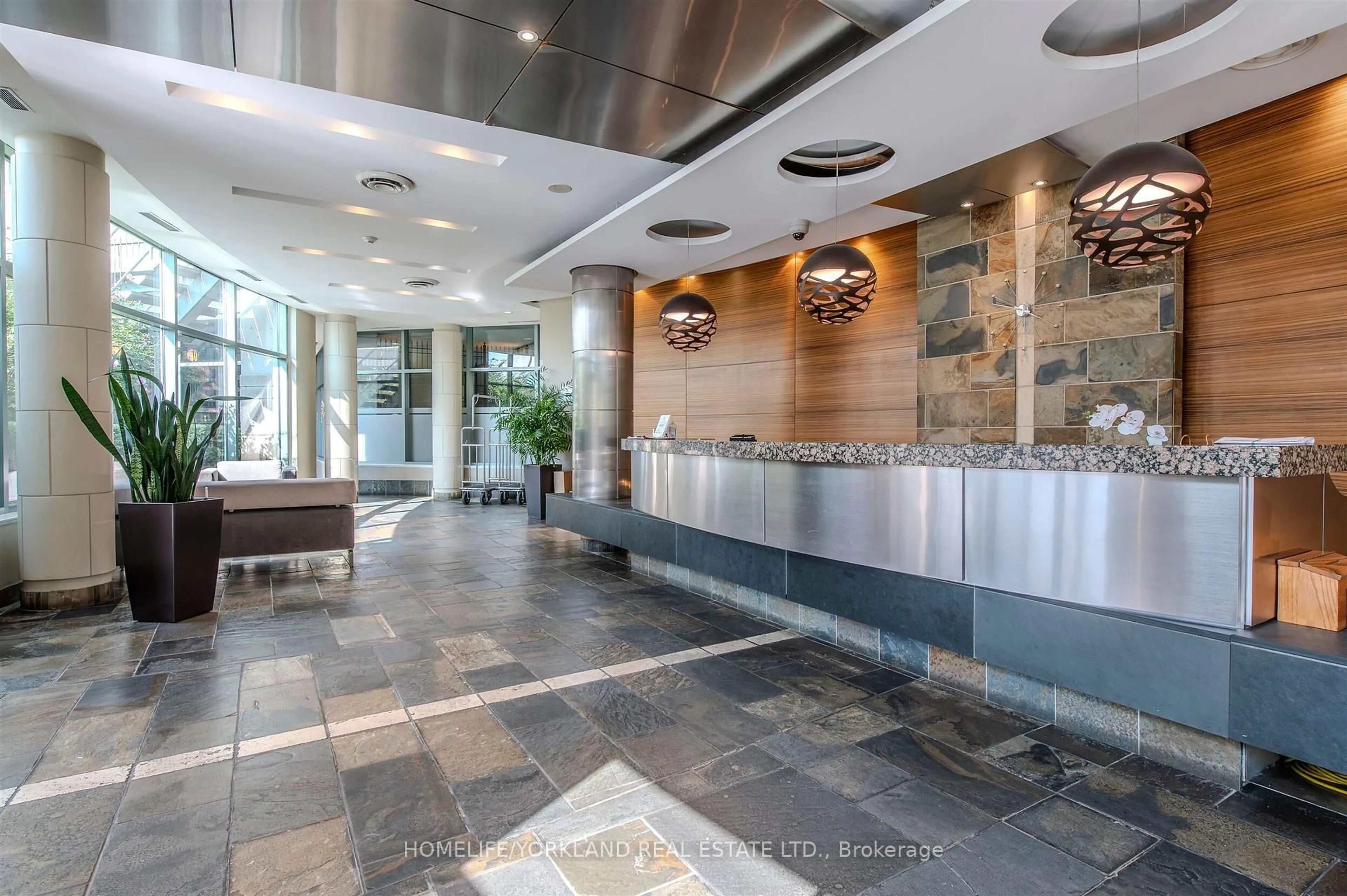 Lobby for 230 Queens Quay #323, Toronto Ontario M5J 2Y7