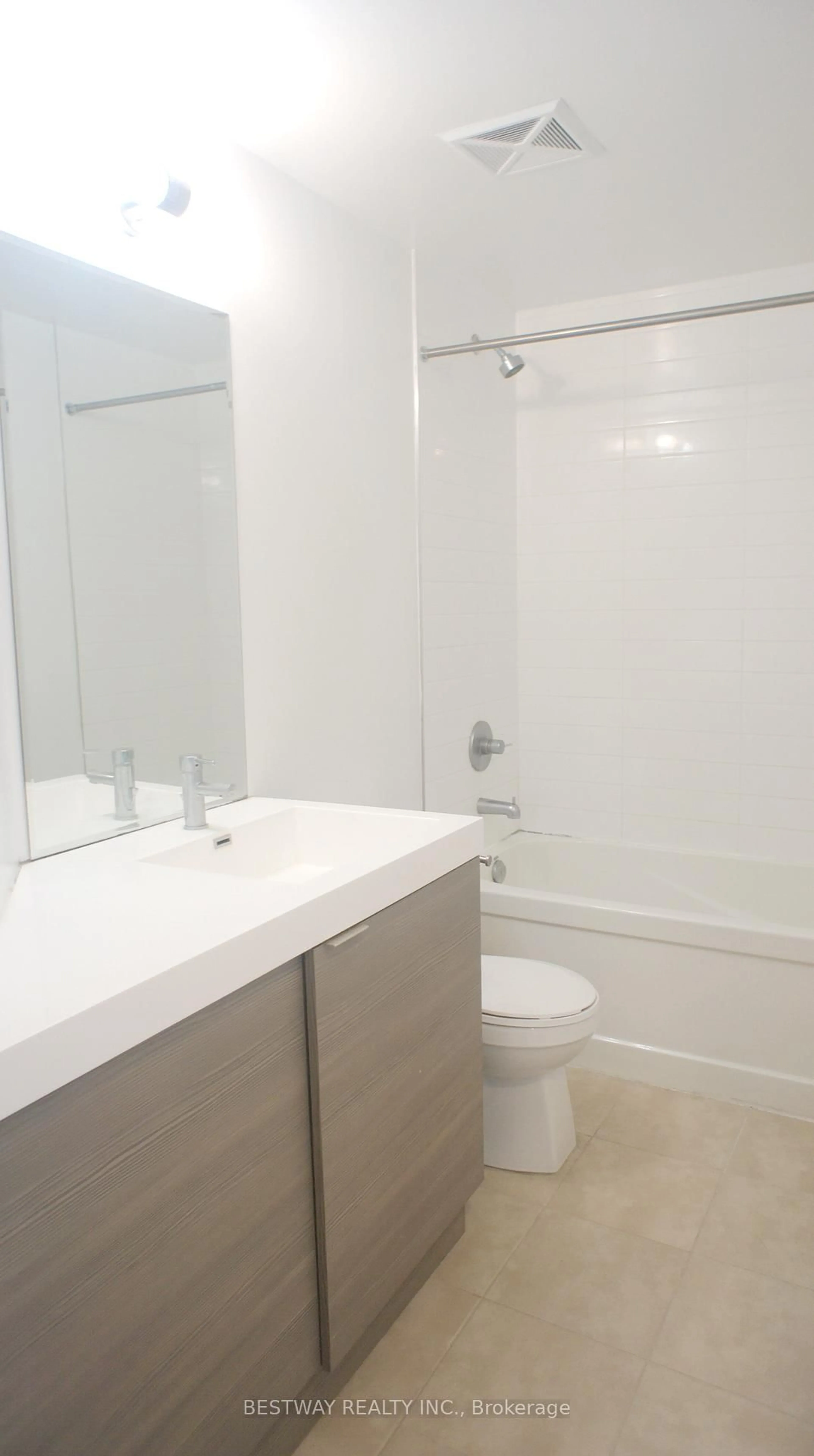 Standard bathroom, unknown for 621 Sheppard Ave #355, Toronto Ontario M2K 1B5