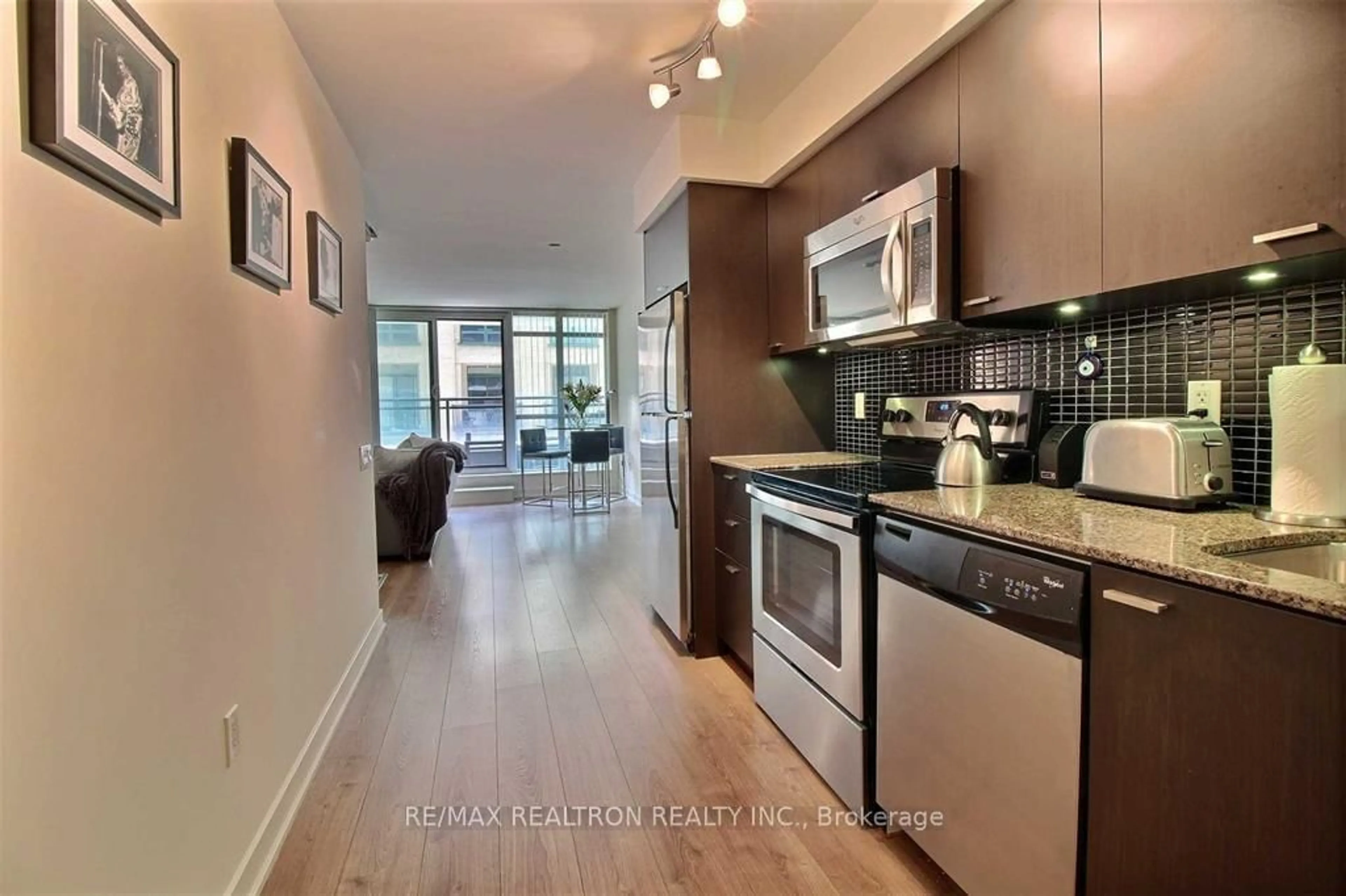 Open concept kitchen, unknown for 775 King St #206, Toronto Ontario M5V 2K3