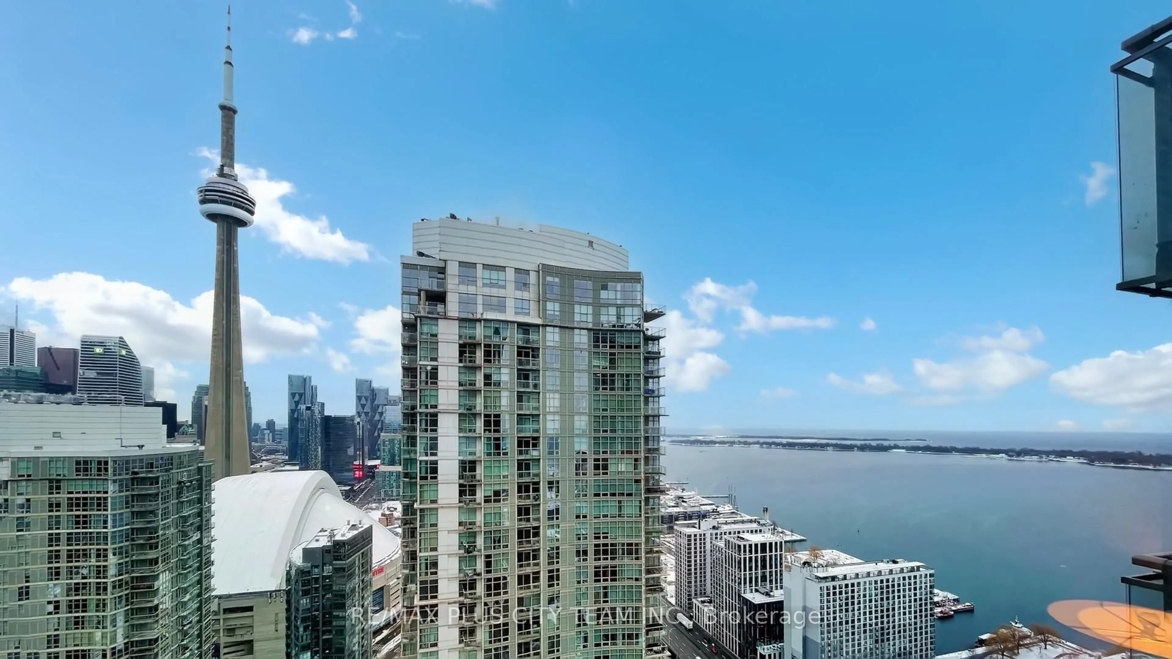 A pic from outside/outdoor area/front of a property/back of a property/a pic from drone, city buildings view from balcony for 11 Brunel Crt #5106, Toronto Ontario M5V 3Y3