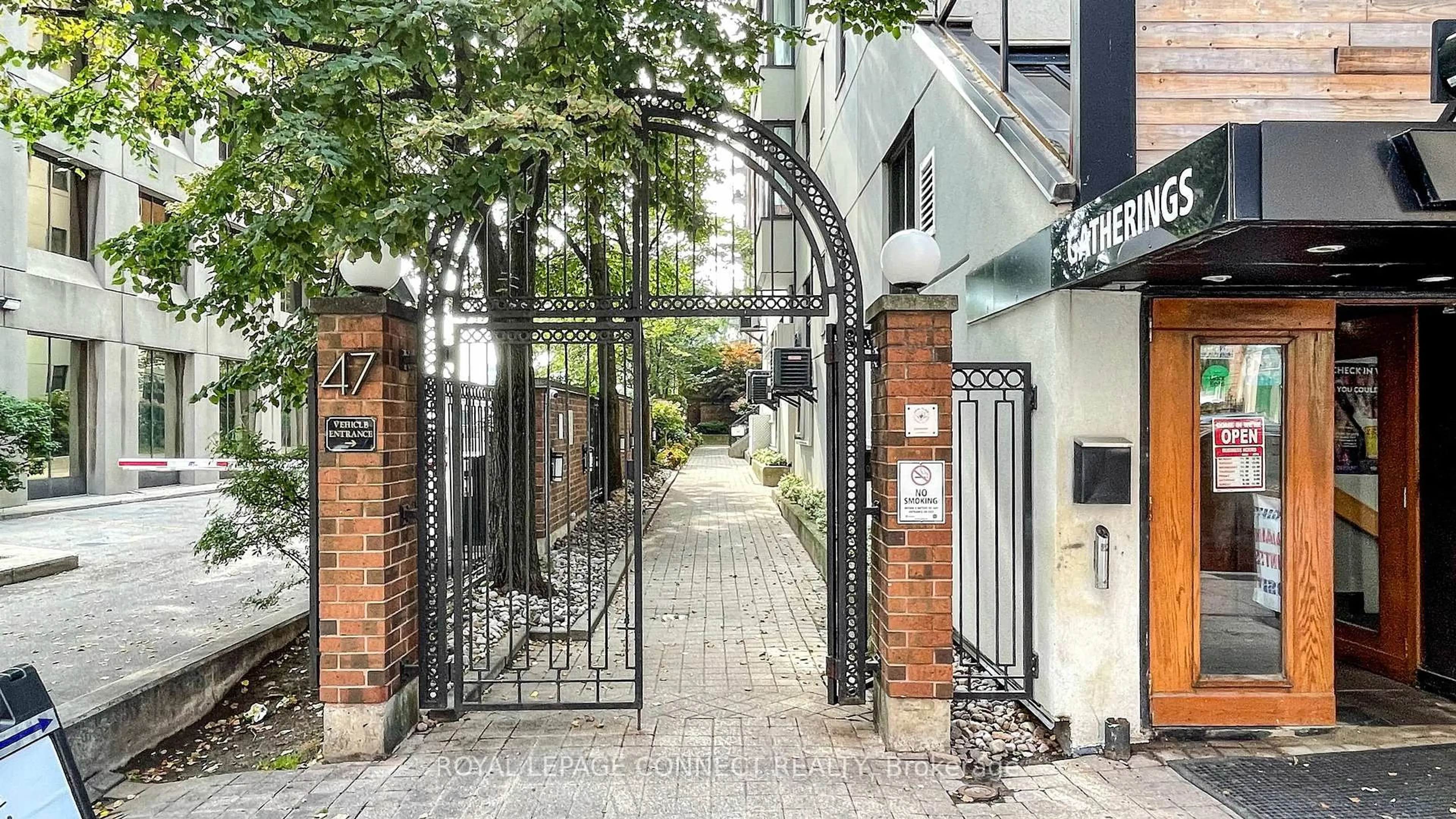 Unknown for 47 St Clair Ave #1002, Toronto Ontario M4V 3A5