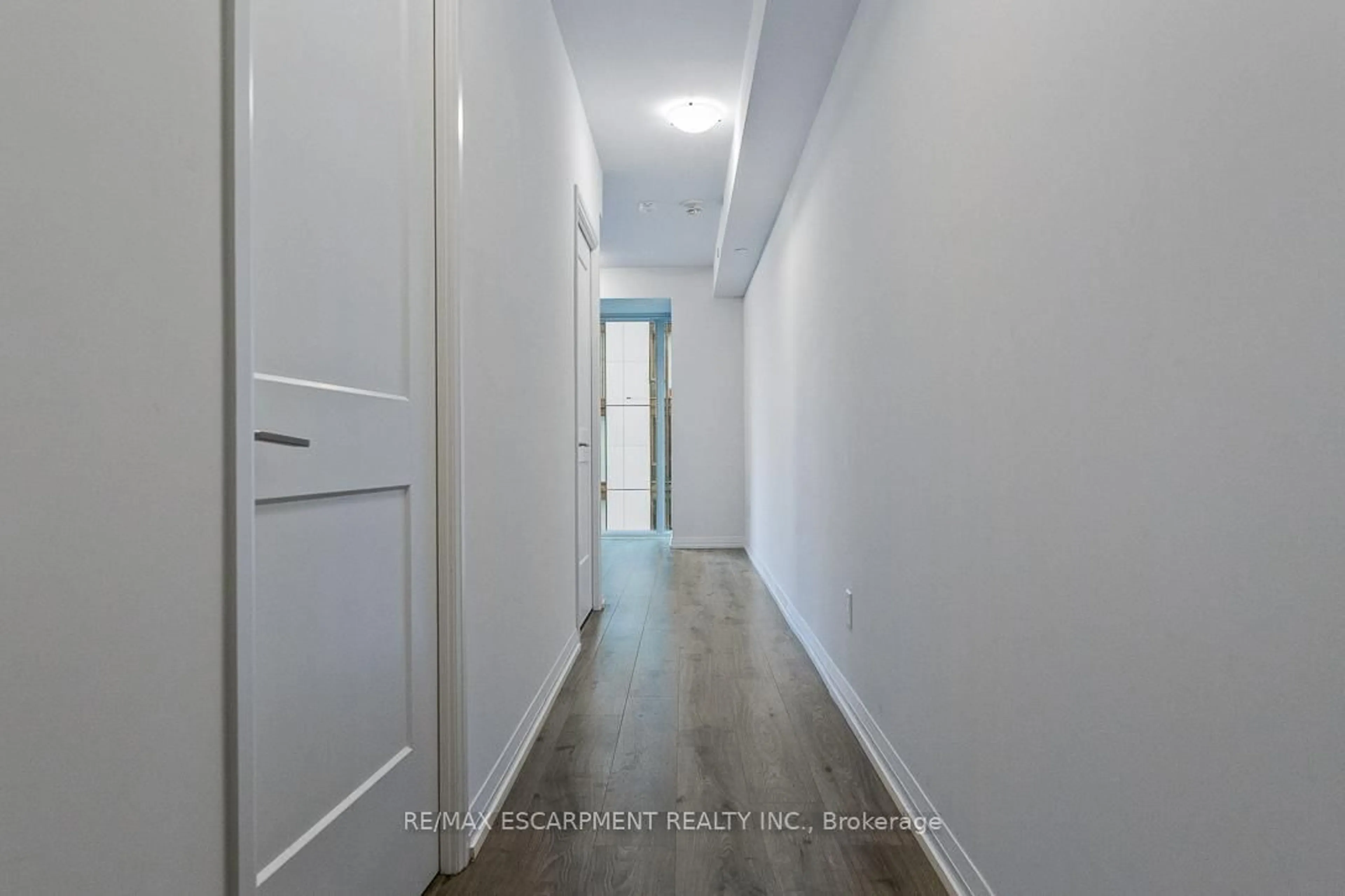 Indoor entryway for 28 Widmer St #4021, Toronto Ontario M5V 0T2
