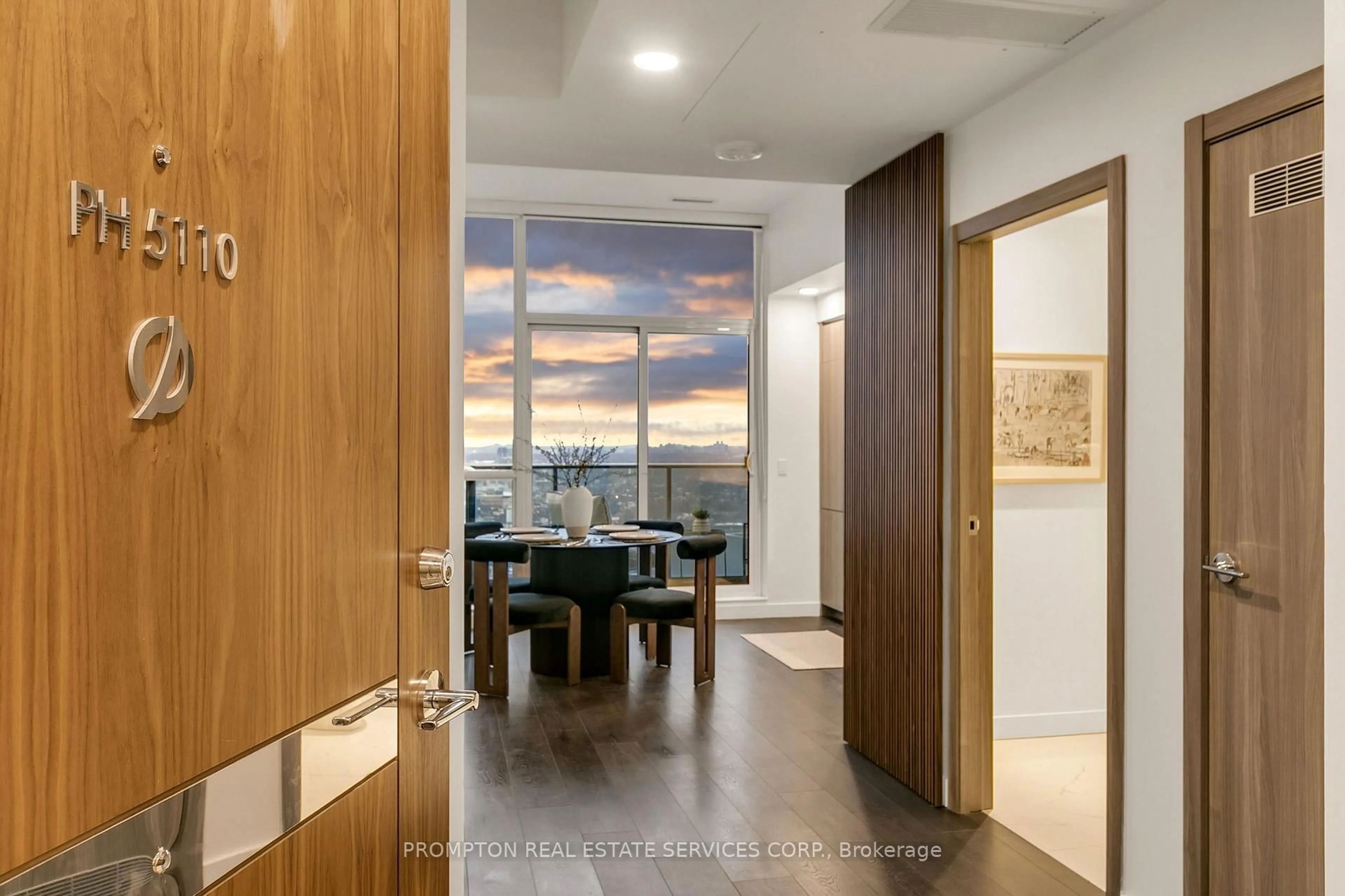 Indoor foyer for 38 Widmer St #PH 5110, Toronto Ontario M5V 2E9