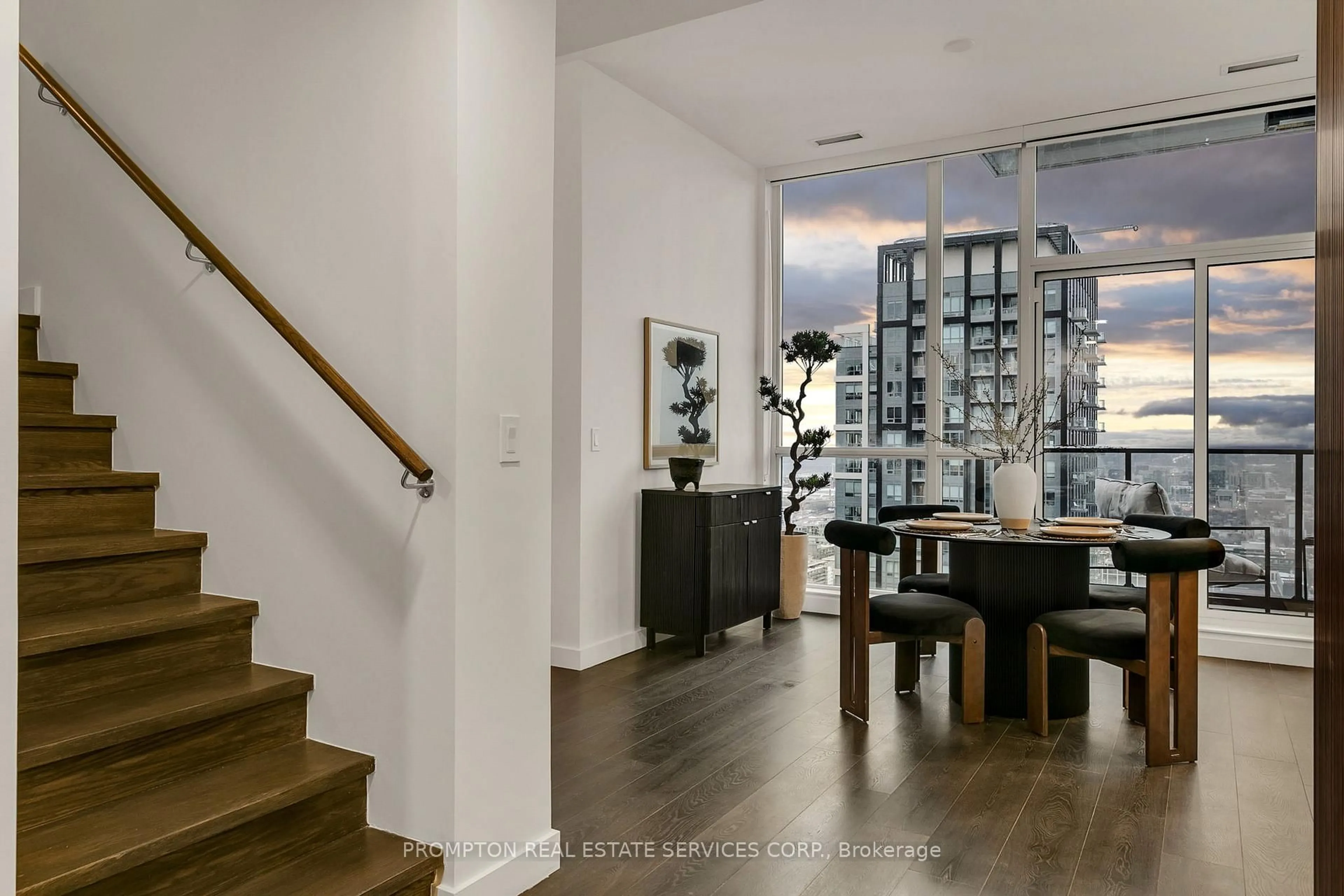 Indoor foyer for 38 Widmer St #PH 5110, Toronto Ontario M5V 2E9