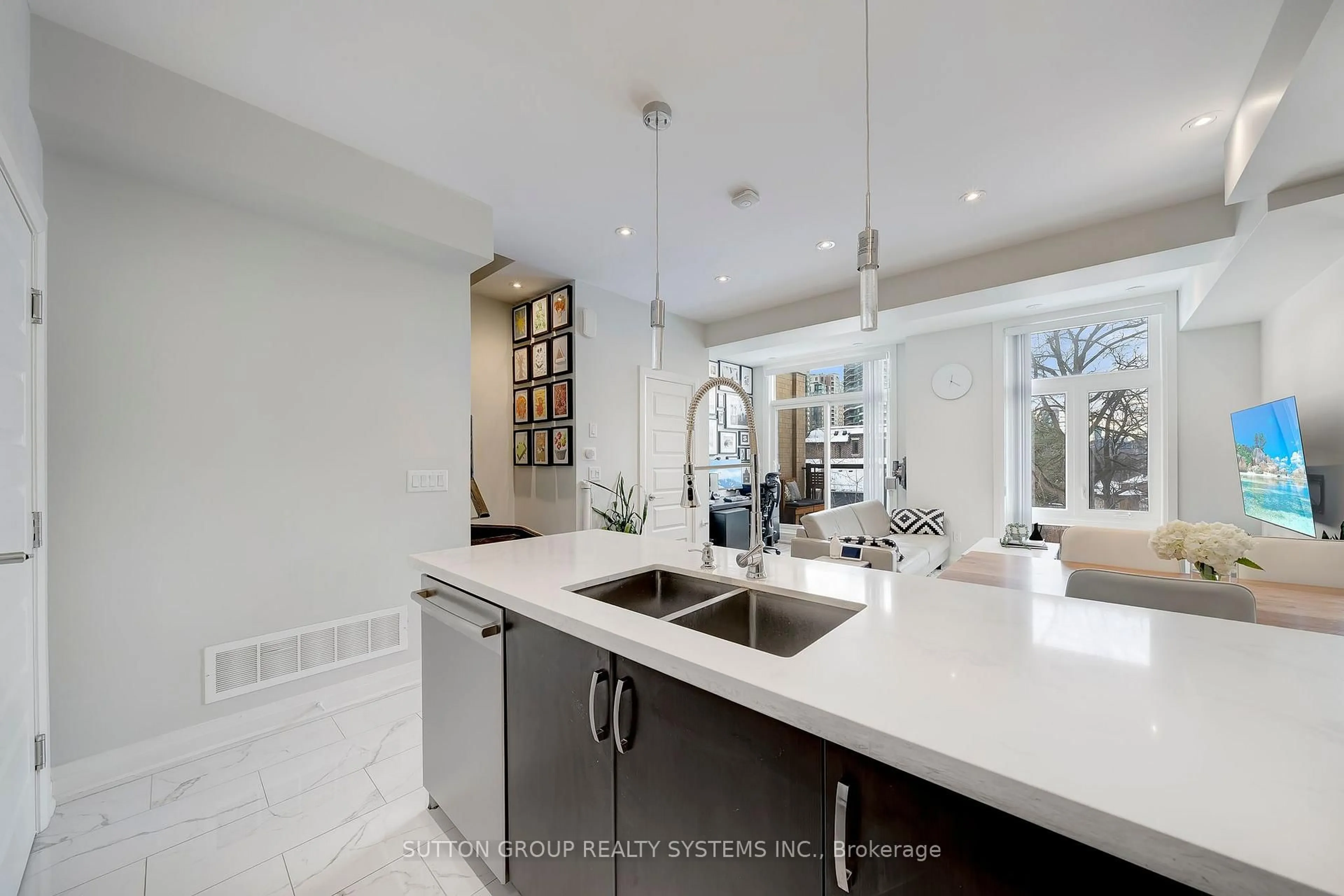 Contemporary kitchen, ceramic/tile floor for 23 Eldora Ave #101, Toronto Ontario M2M 0B5