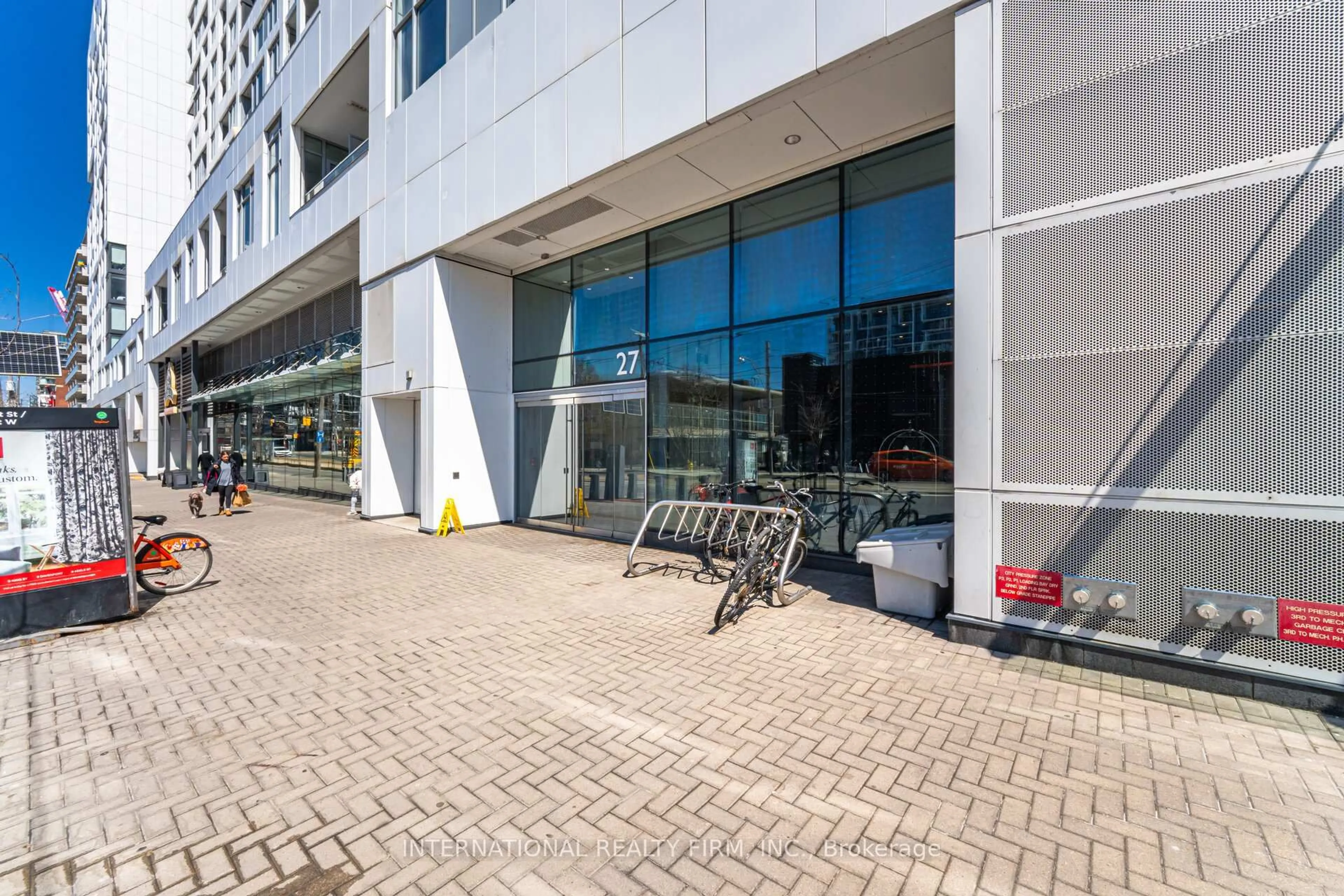 Unknown for 27 Bathurst St #1012, Toronto Ontario M5V 2P1