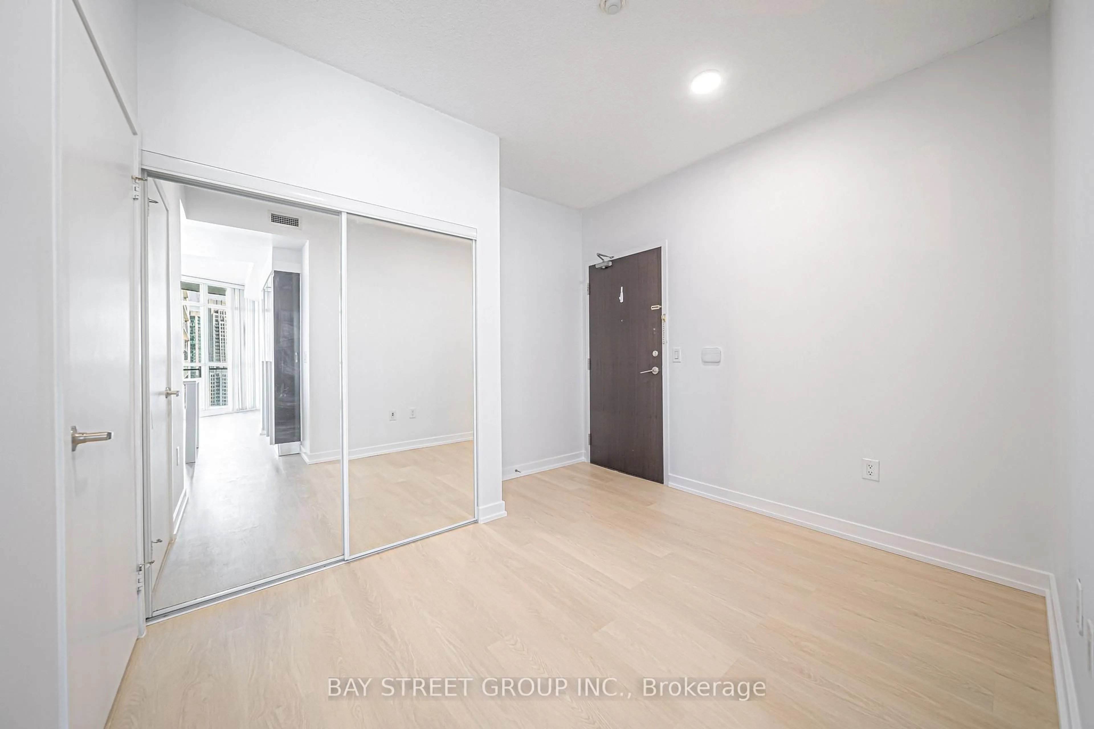 Indoor foyer for 38 Dan Leckie Way #2807, Toronto Ontario M5V 2V6