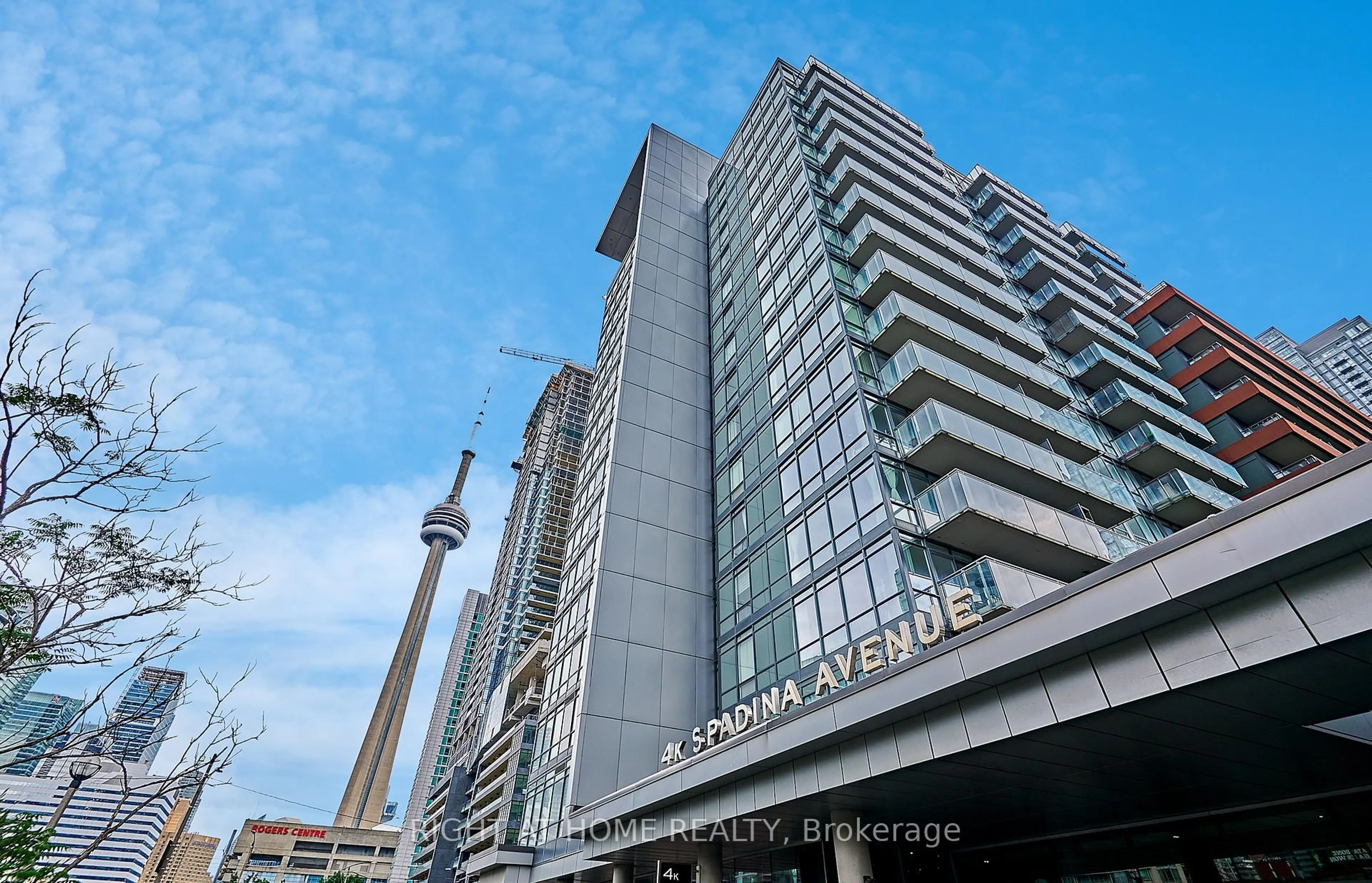 Indoor foyer for 4K Spadina Ave #323, Toronto Ontario M5V 3Y9